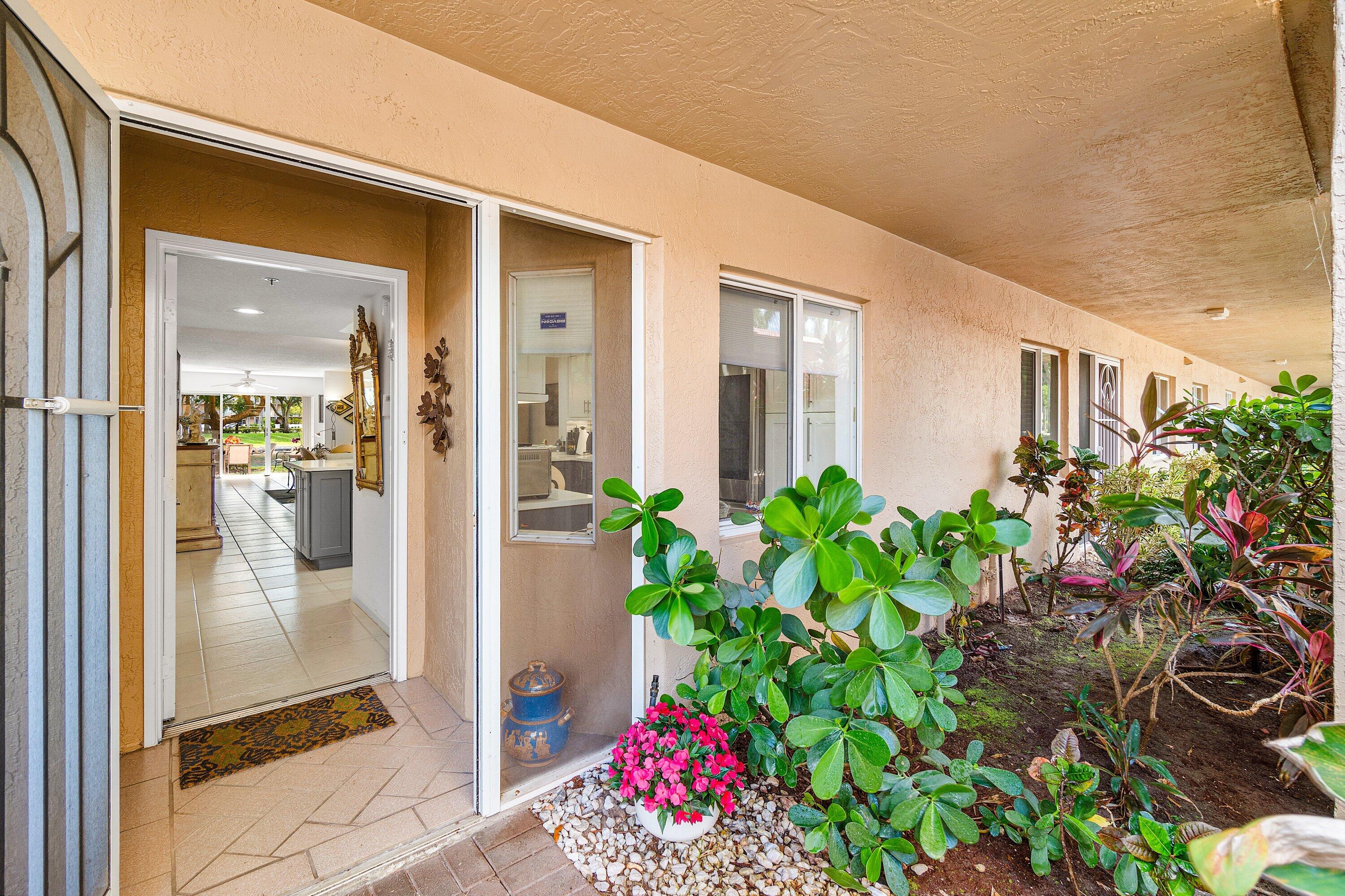 CORAL LAKES - Residential