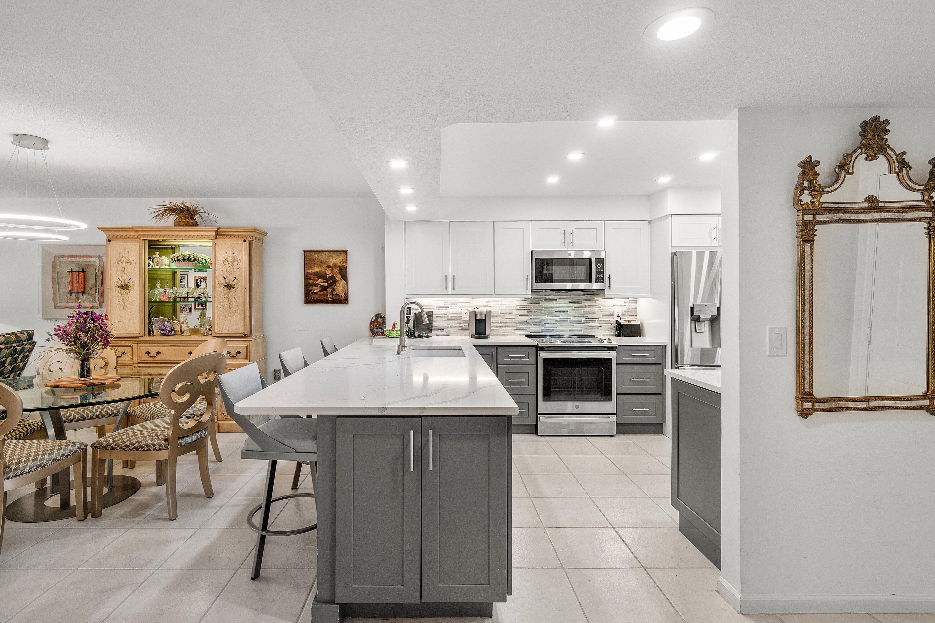 CORAL LAKES - Residential