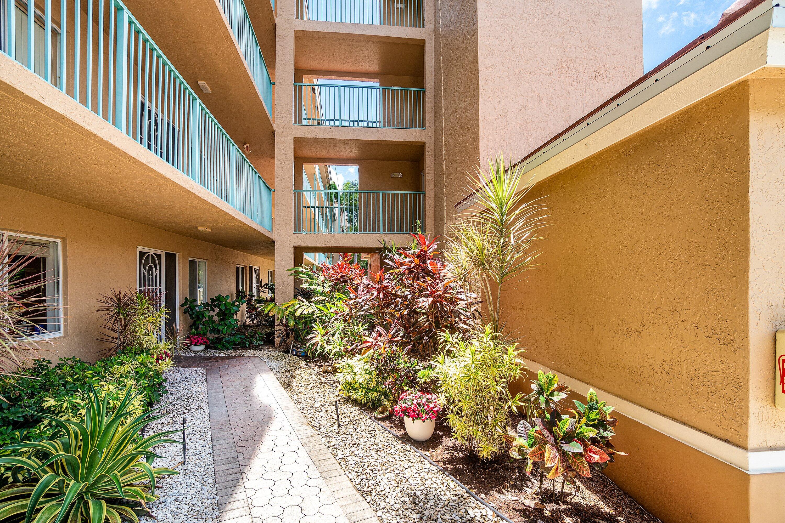 CORAL LAKES - Residential