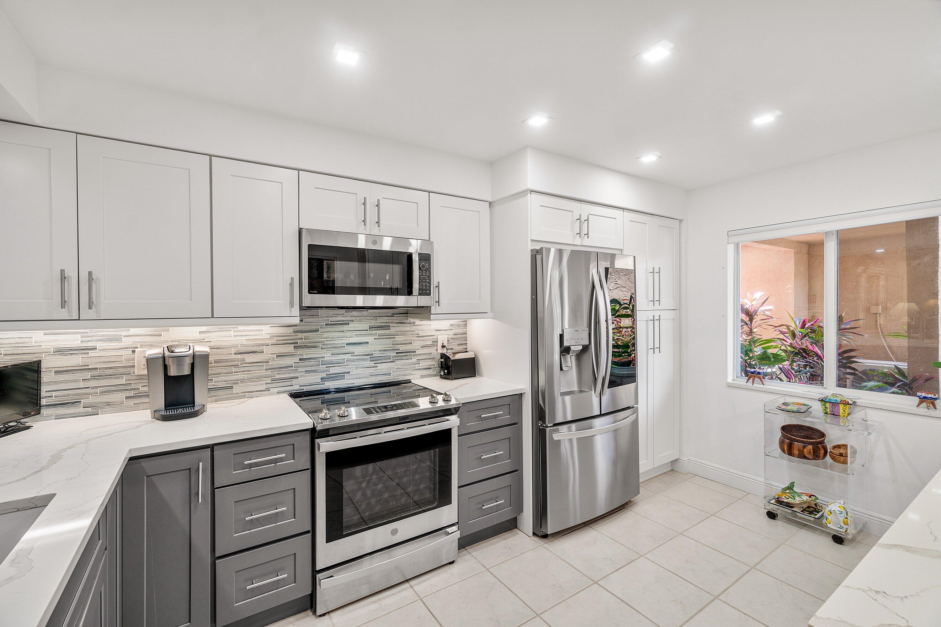 CORAL LAKES - Residential
