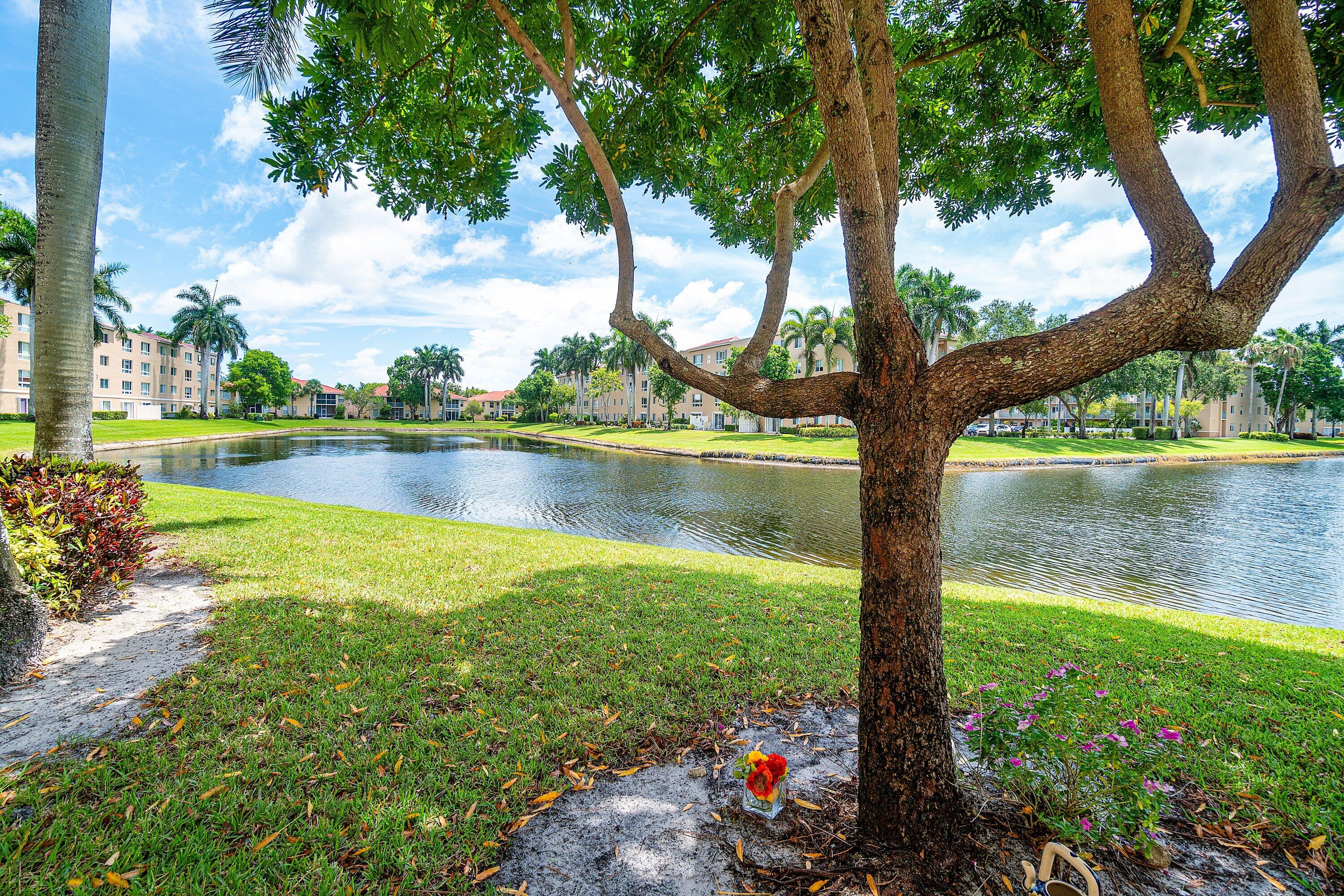 CORAL LAKES - Residential
