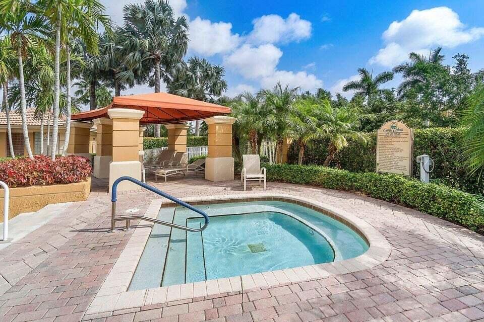 CORAL LAKES - Residential