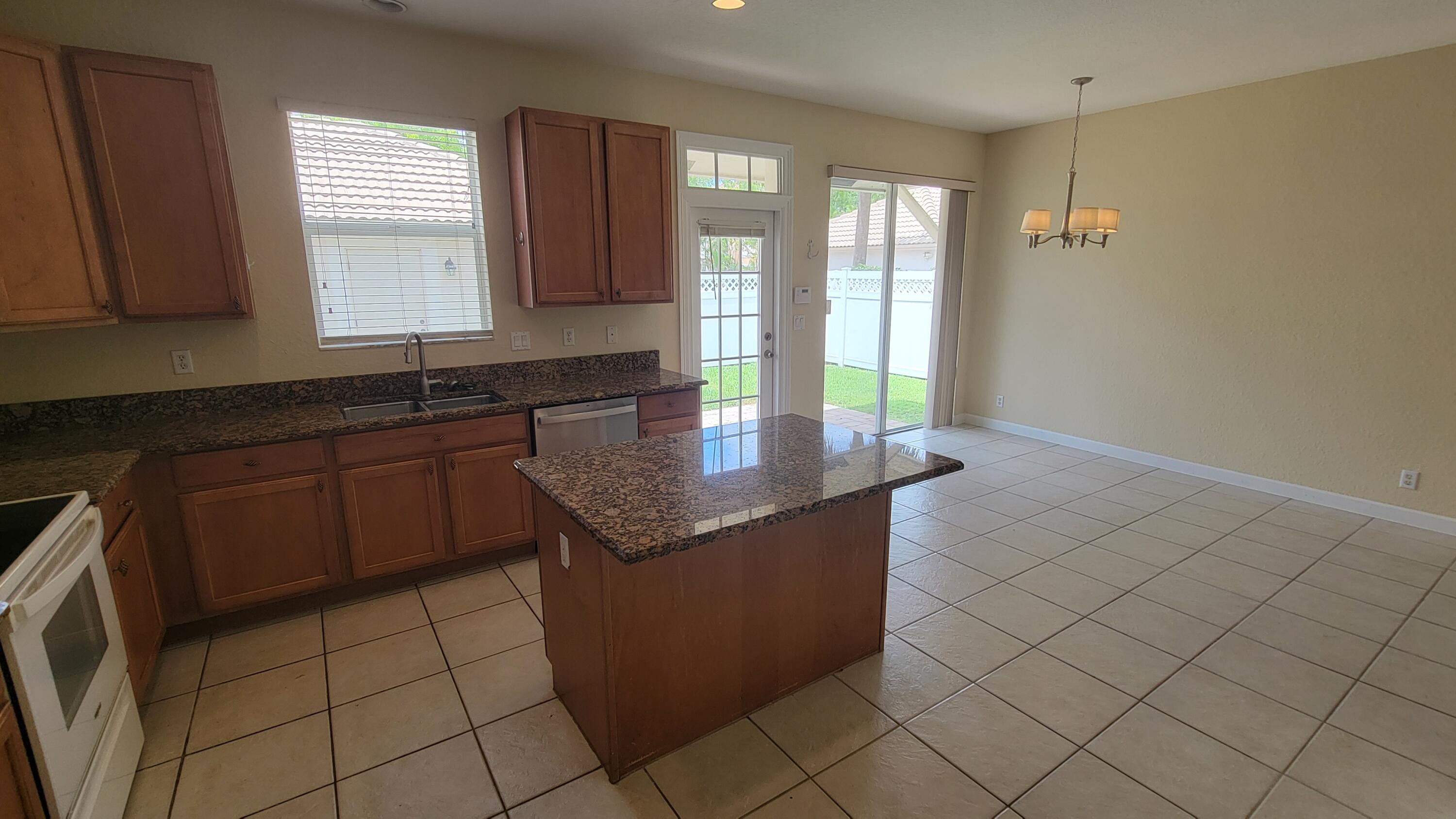 GABLES AT NORTHLAKE 1 - Residential Lease