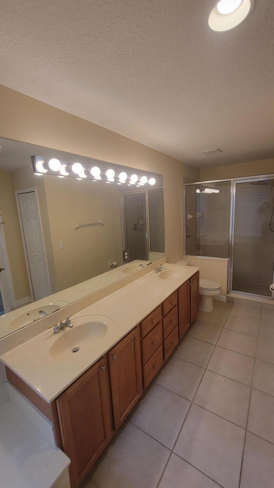 GABLES AT NORTHLAKE 1 - Residential Lease