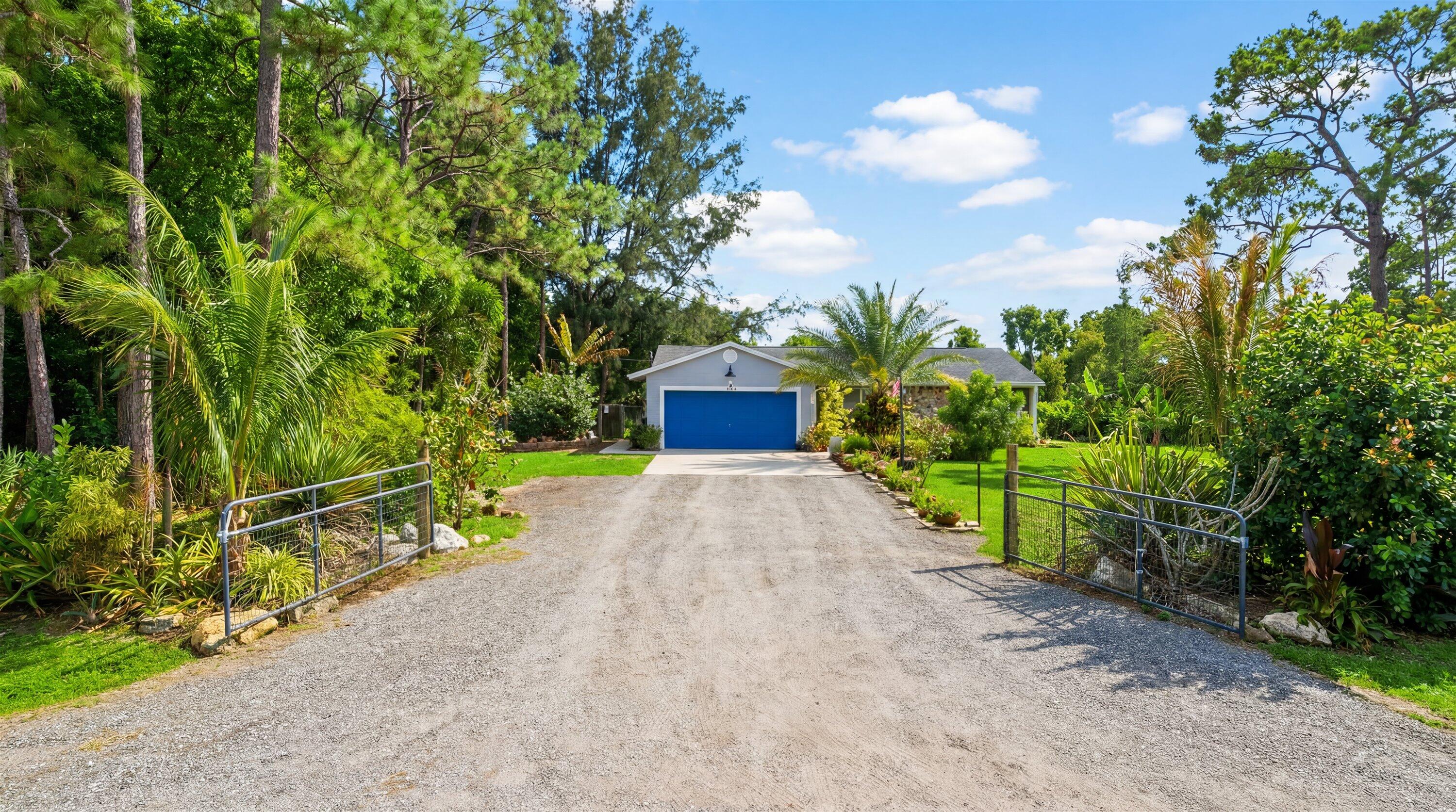 ACREAGE/LOXAHATCHEE - Residential