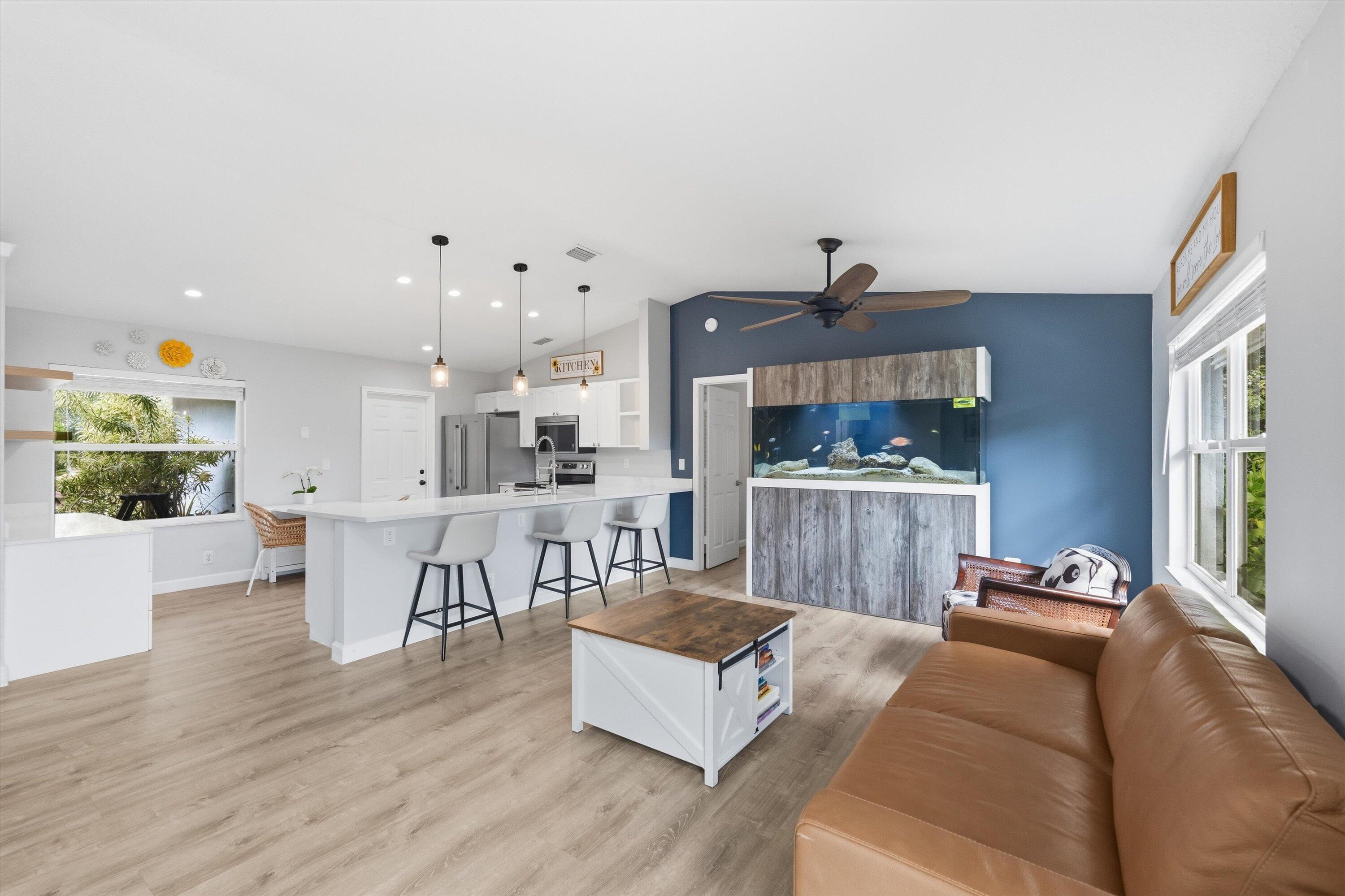 ACREAGE/LOXAHATCHEE - Residential