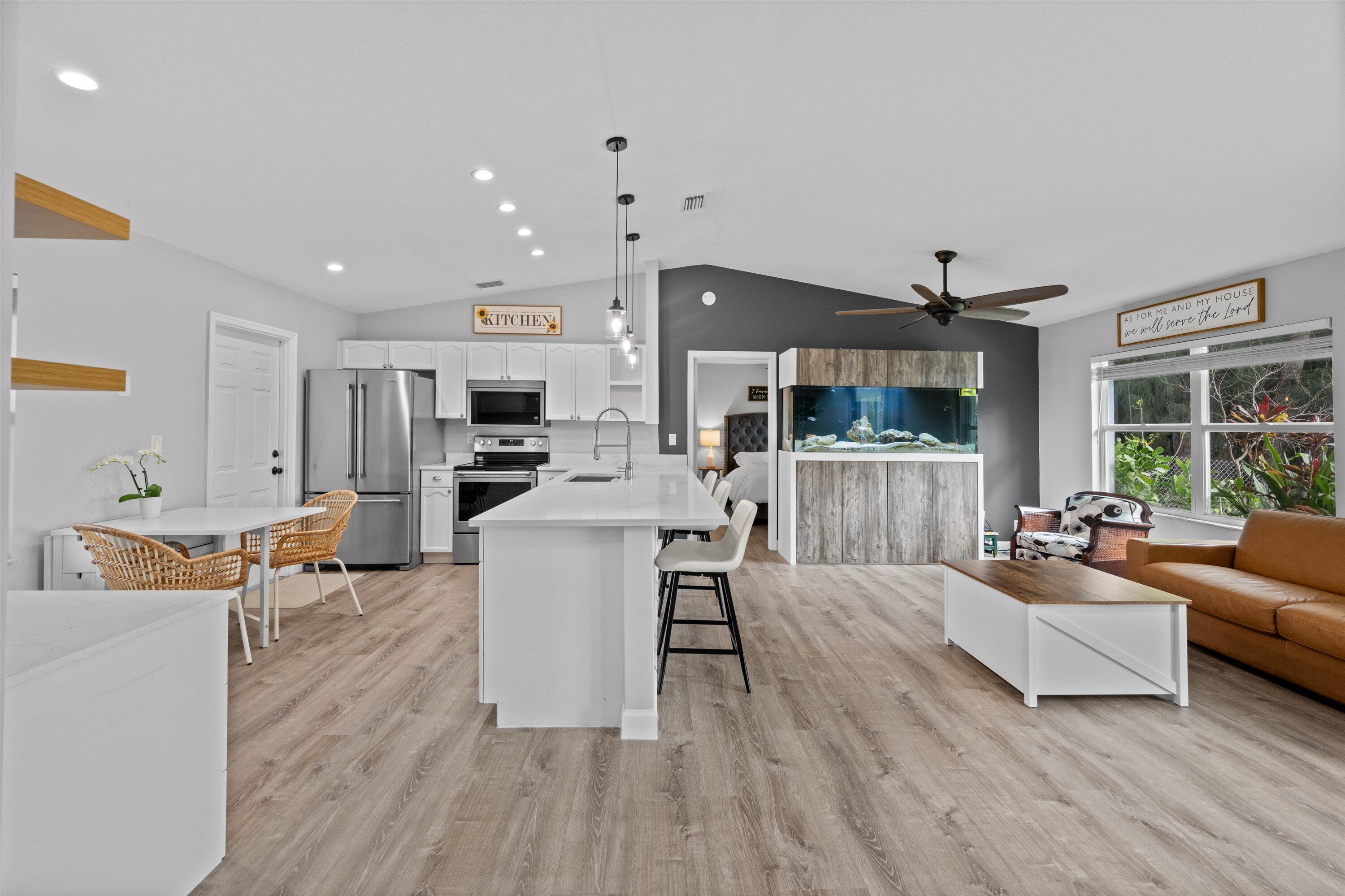ACREAGE/LOXAHATCHEE - Residential