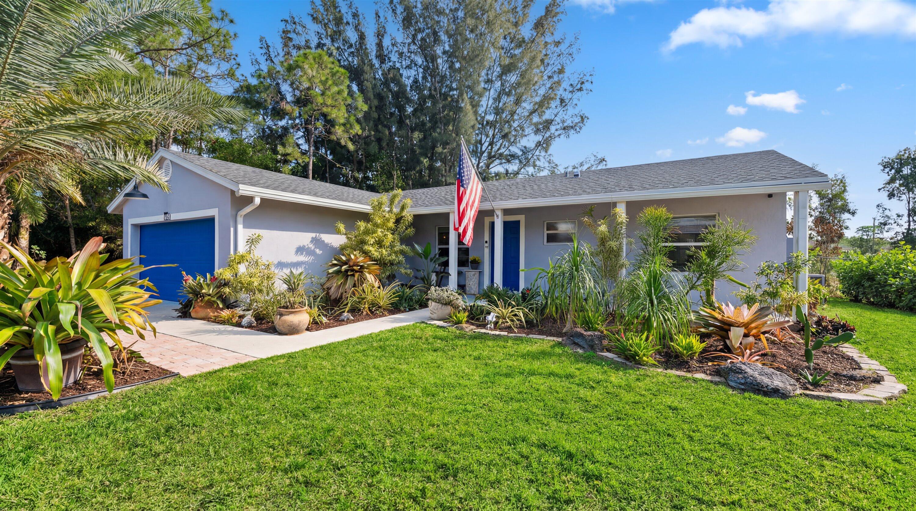 ACREAGE/LOXAHATCHEE - Residential