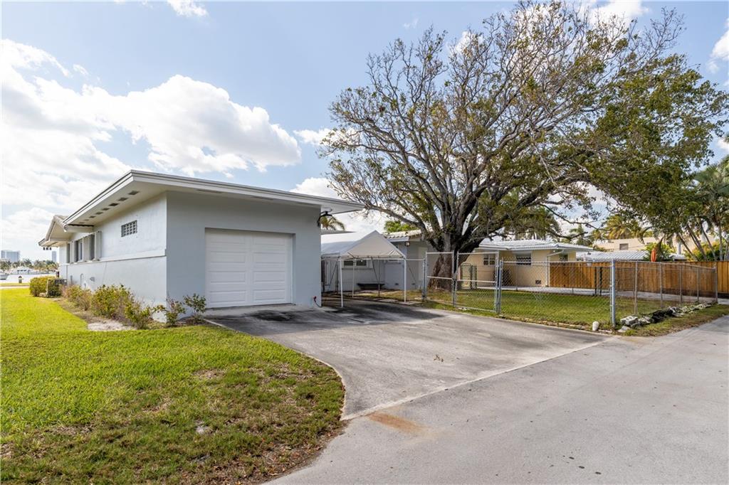 Hollywood Lakes Sec 1-32 - Residential