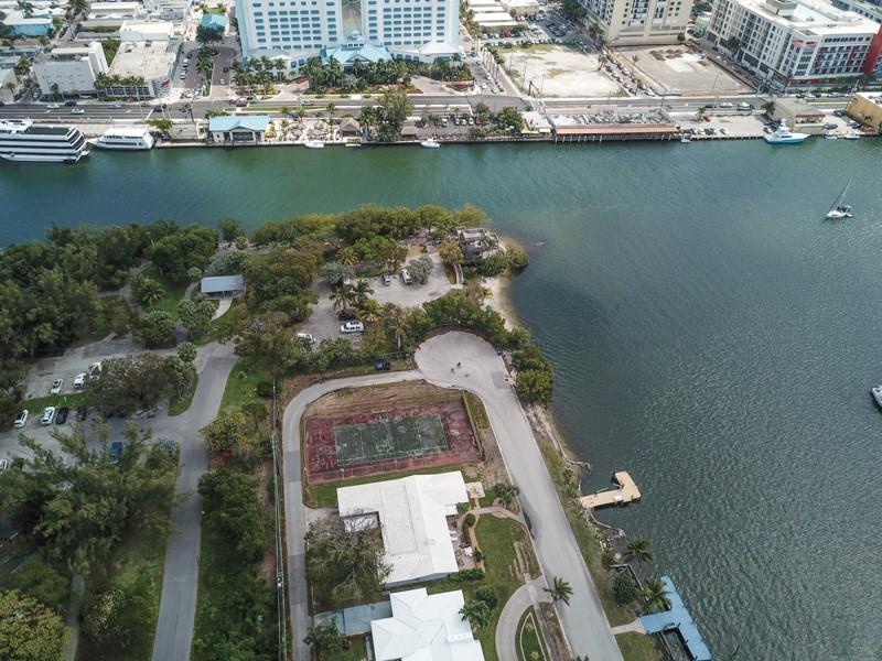 Hollywood Lakes Sec 1-32 - Residential