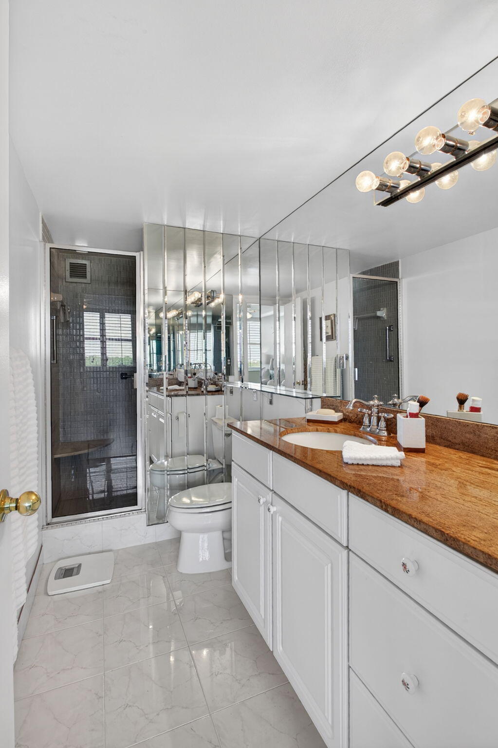 PORTOFINO CONDO PT OF LTS 15 AND 16,JARVIS PAR - Residential Lease