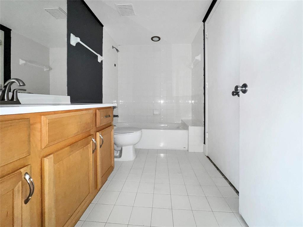 200 E DANIA - Residential Lease