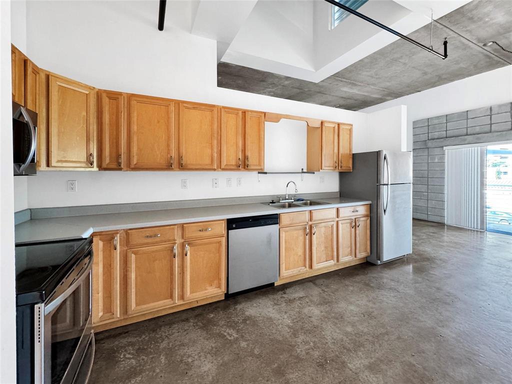 200 E DANIA - Residential Lease