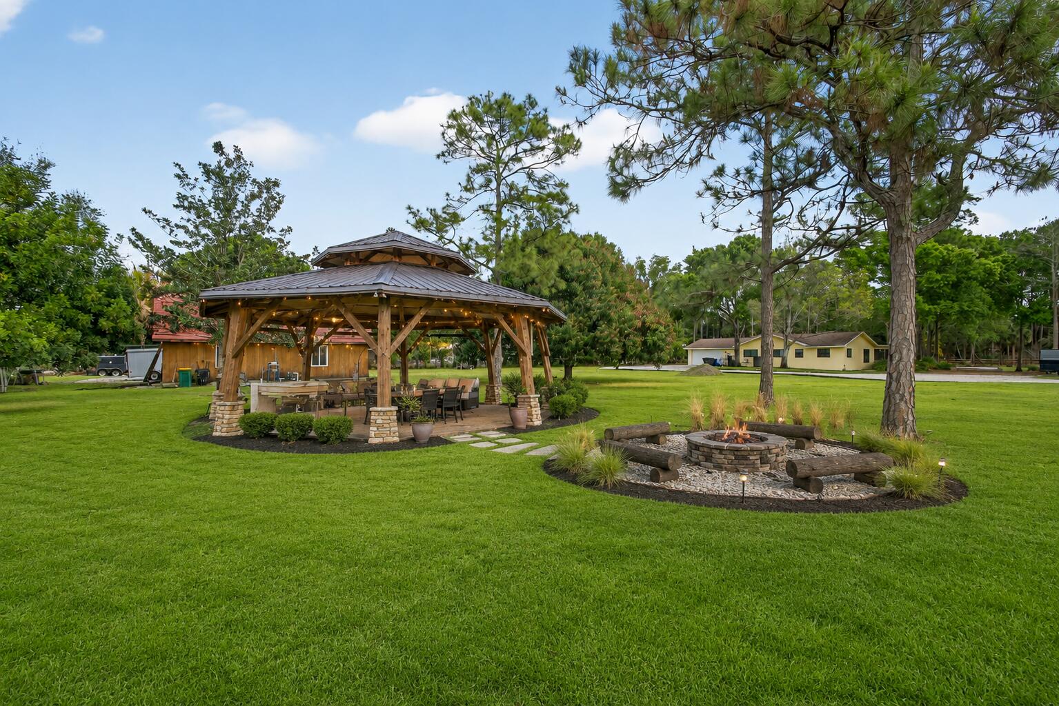 PALM BEACH LITTLE RANCHES - Residential