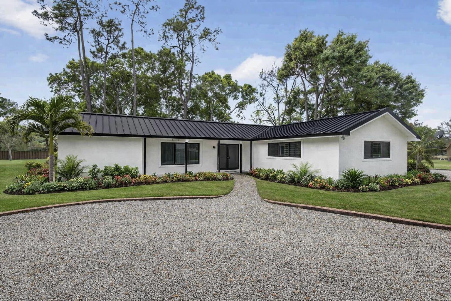 PALM BEACH LITTLE RANCHES - Residential
