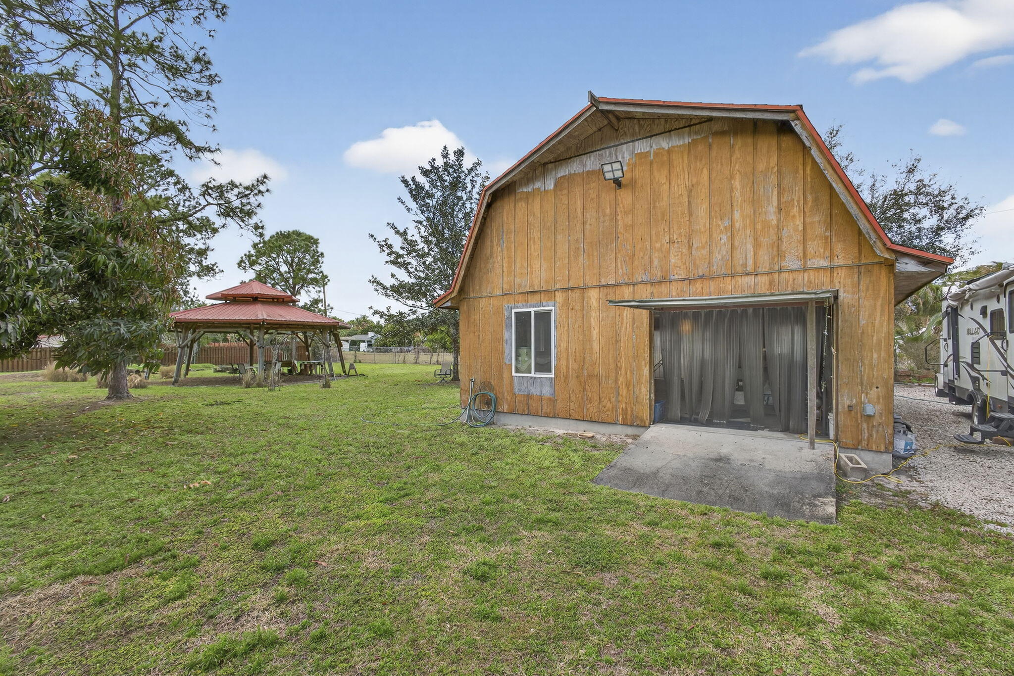 PALM BEACH LITTLE RANCHES - Residential