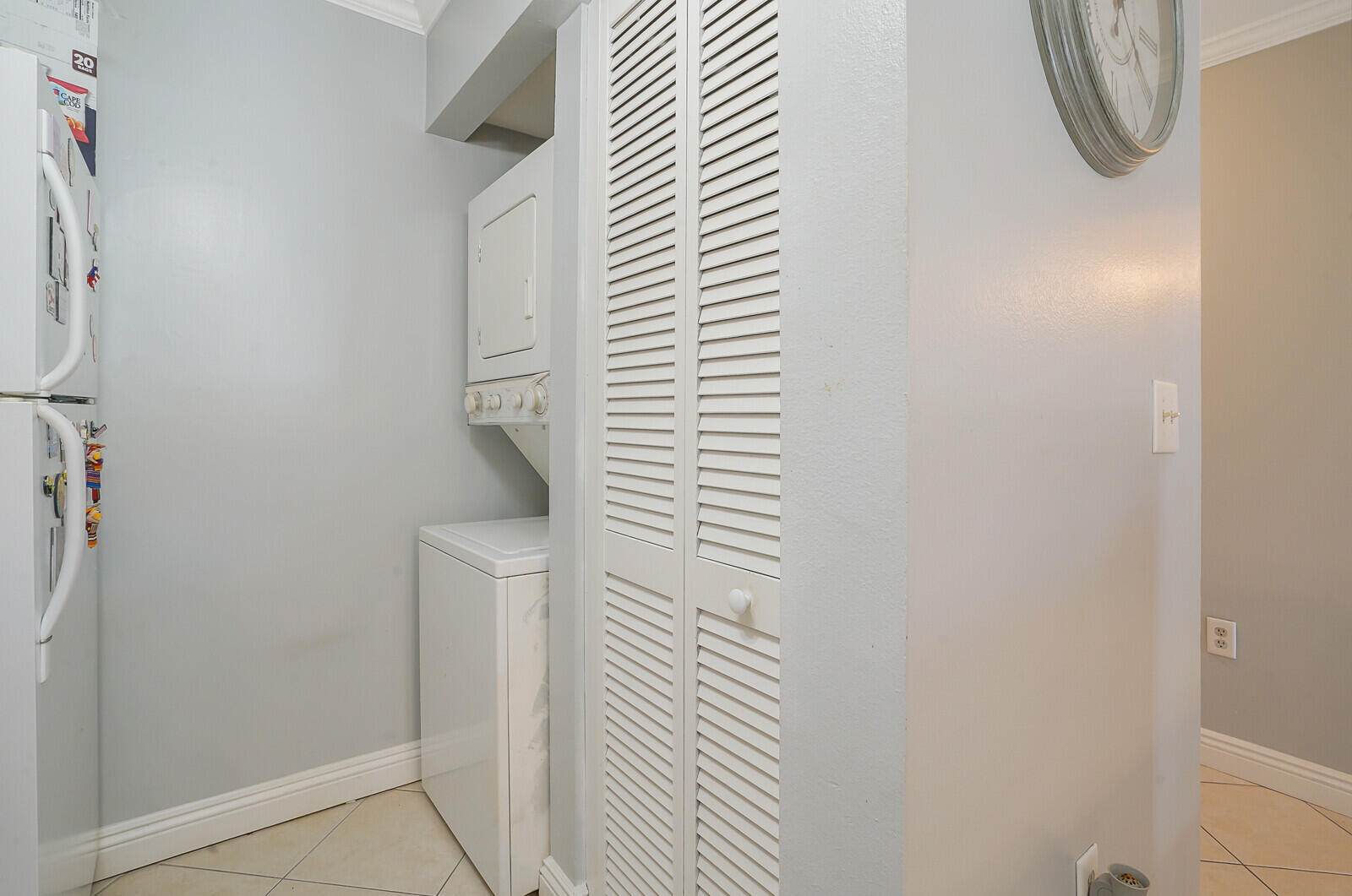 PALM LAKE CONDO - Residential Lease