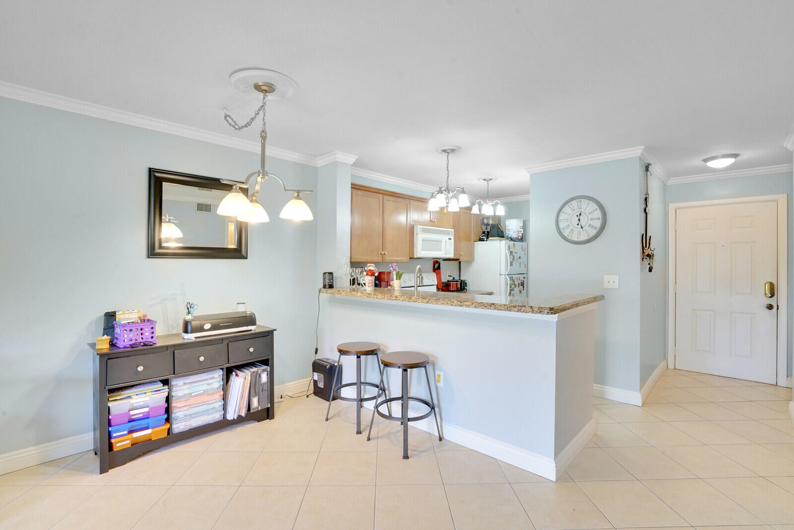 PALM LAKE CONDO - Residential Lease