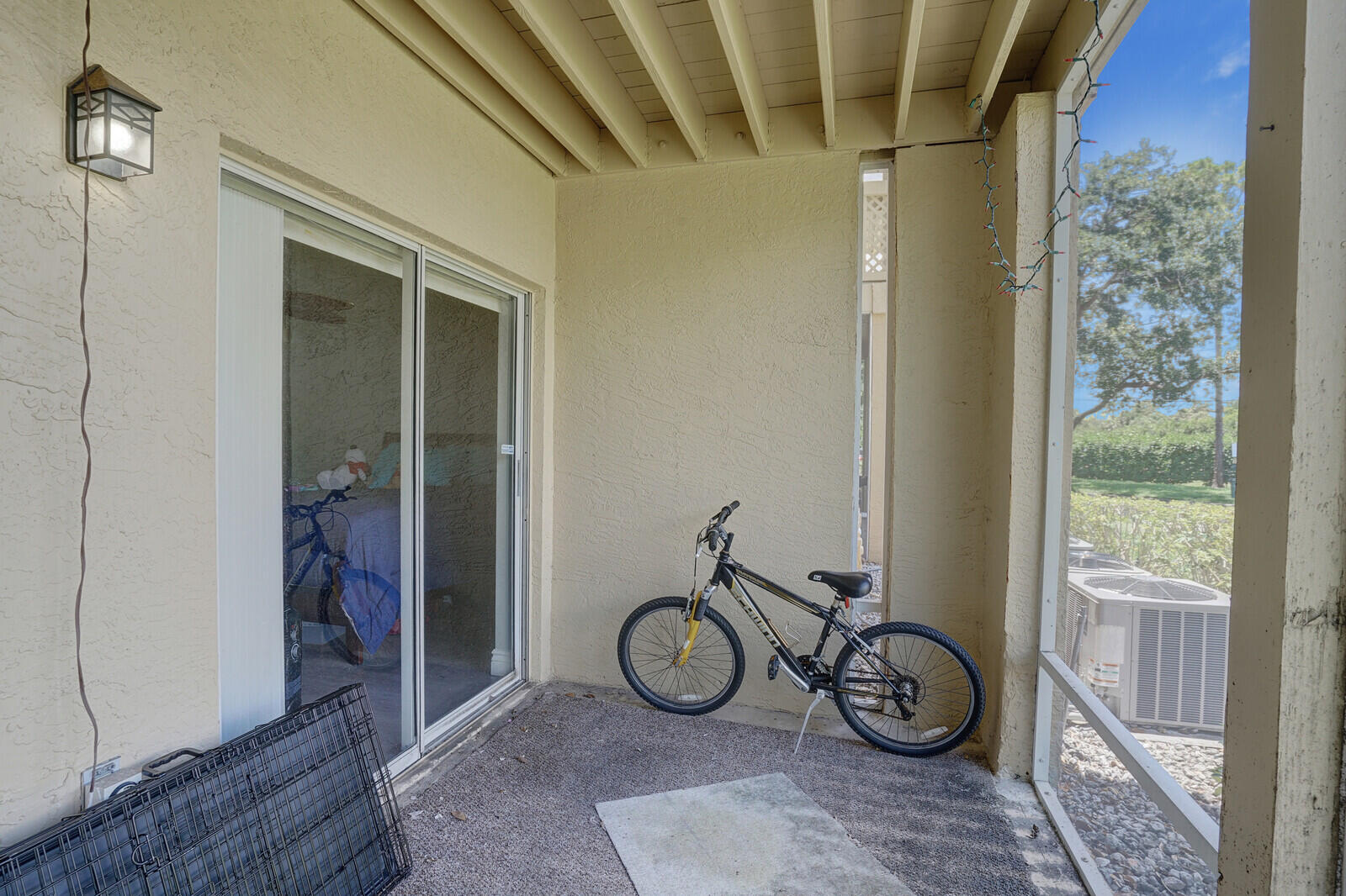 PALM LAKE CONDO - Residential Lease