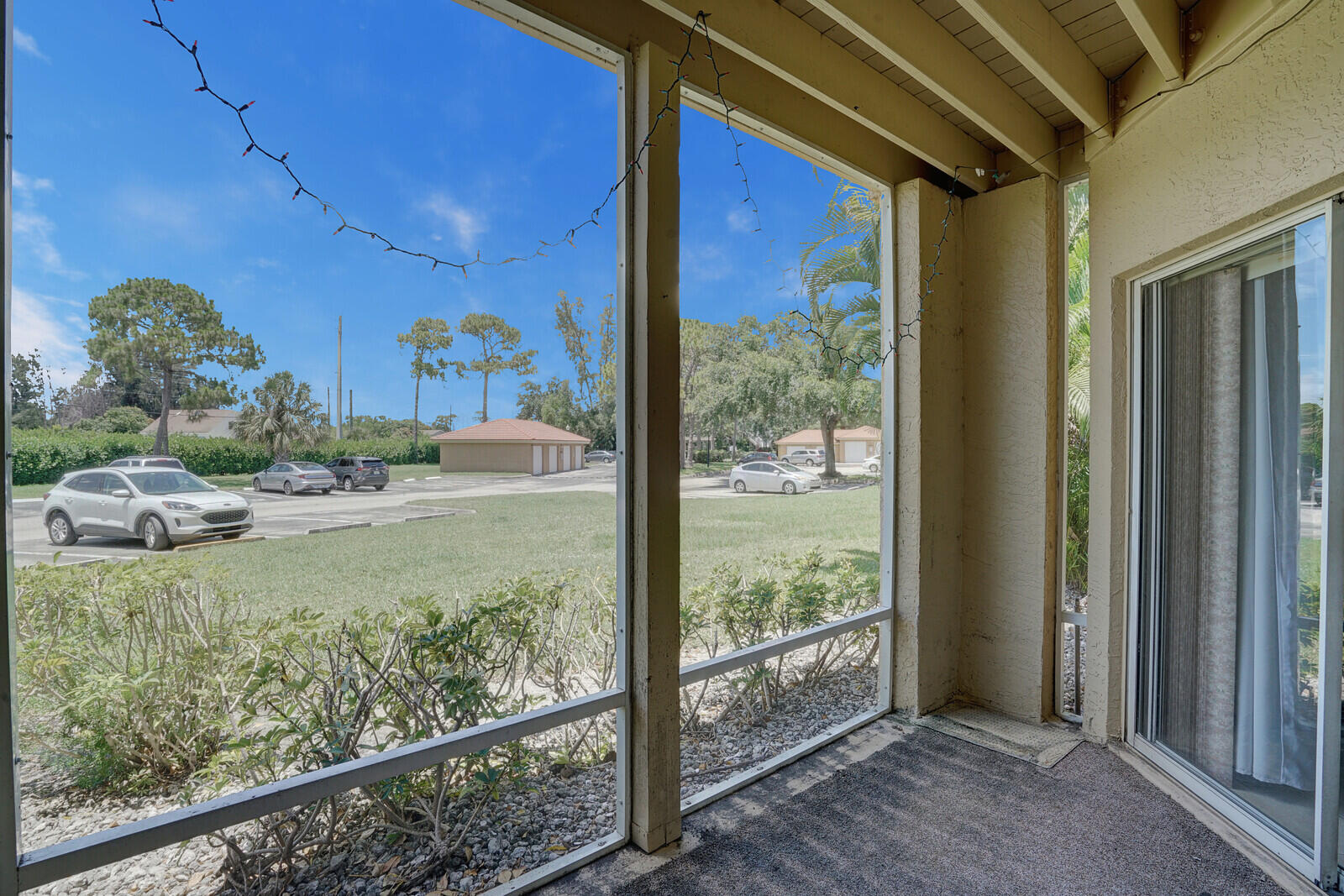 PALM LAKE CONDO - Residential Lease