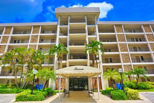 NO 7 PALM-AIRE COUNTRY CLUB - Residential