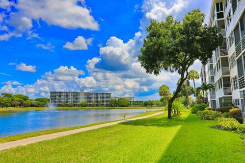NO 7 PALM-AIRE COUNTRY CLUB - Residential