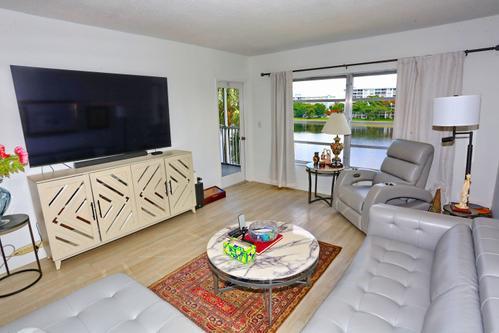 NO 7 PALM-AIRE COUNTRY CLUB - Residential