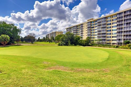 NO 7 PALM-AIRE COUNTRY CLUB - Residential