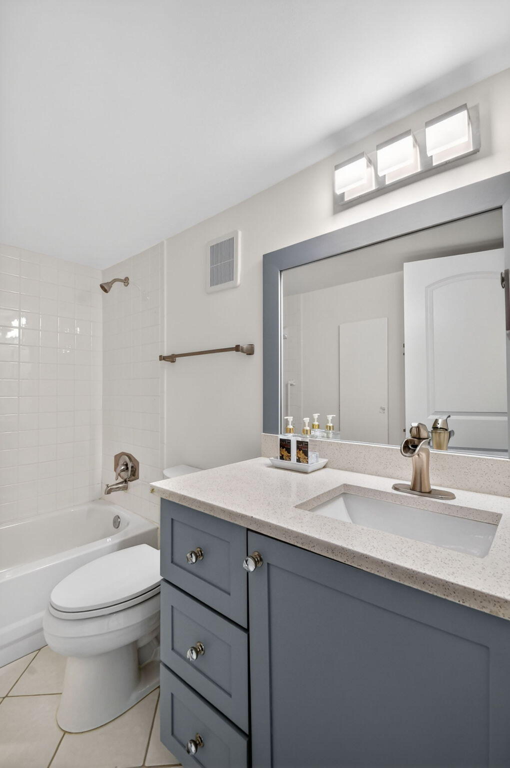 BARCLAY AT POINCIANA PLACE CONDO - Residential