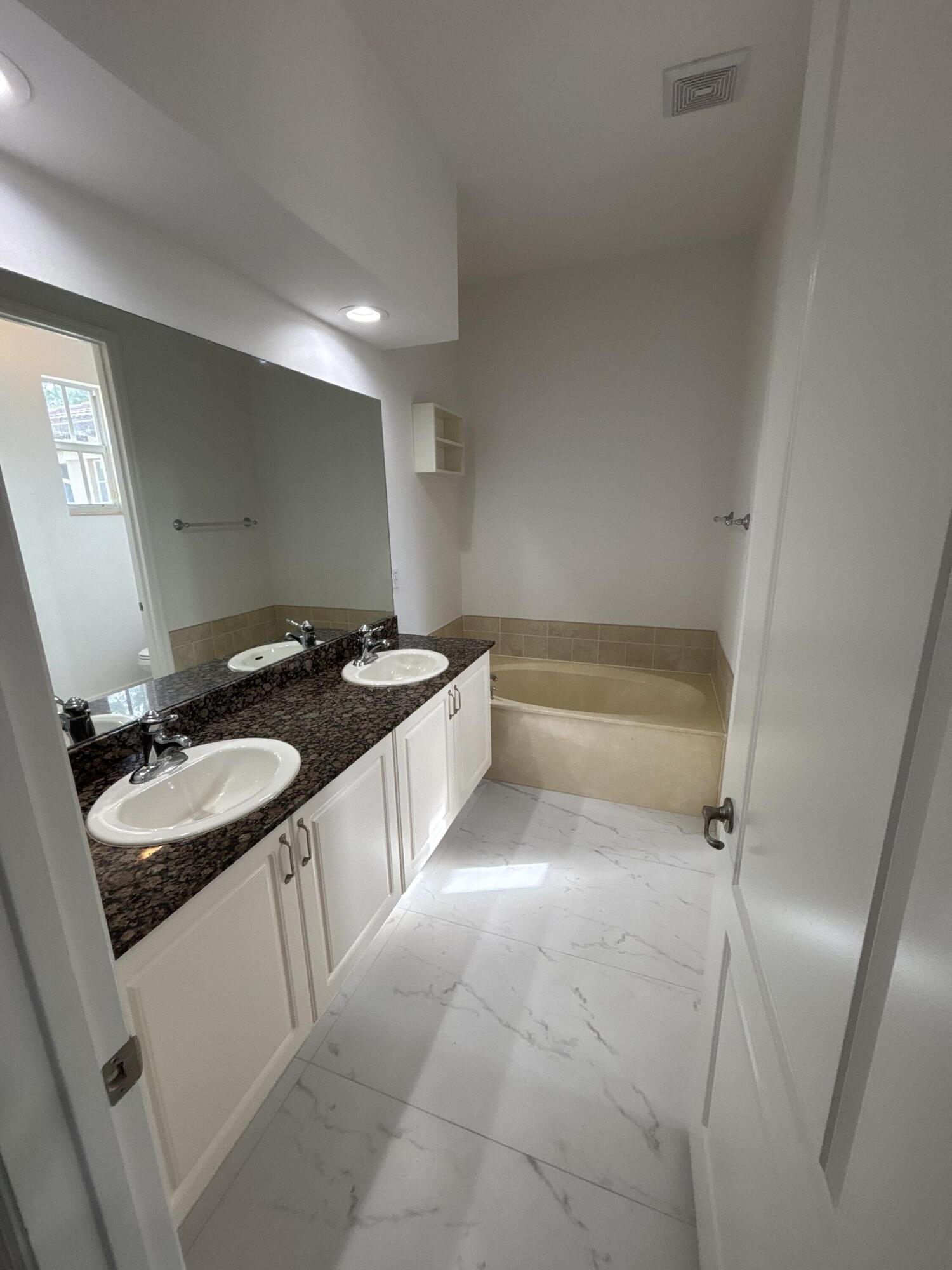 VENTURA GREENS AT EMERALD DUNES CONDO - Residential