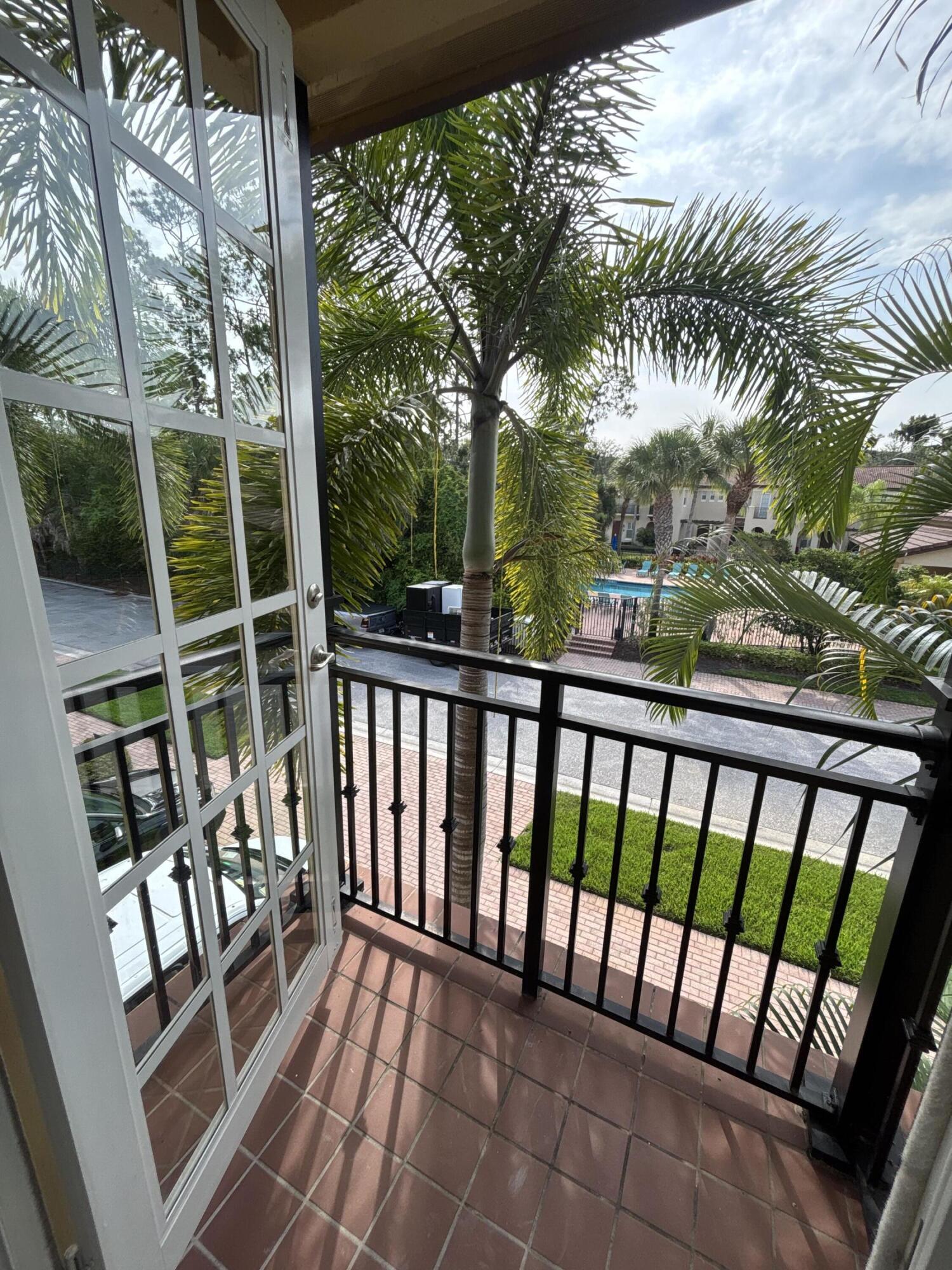 VENTURA GREENS AT EMERALD DUNES CONDO - Residential