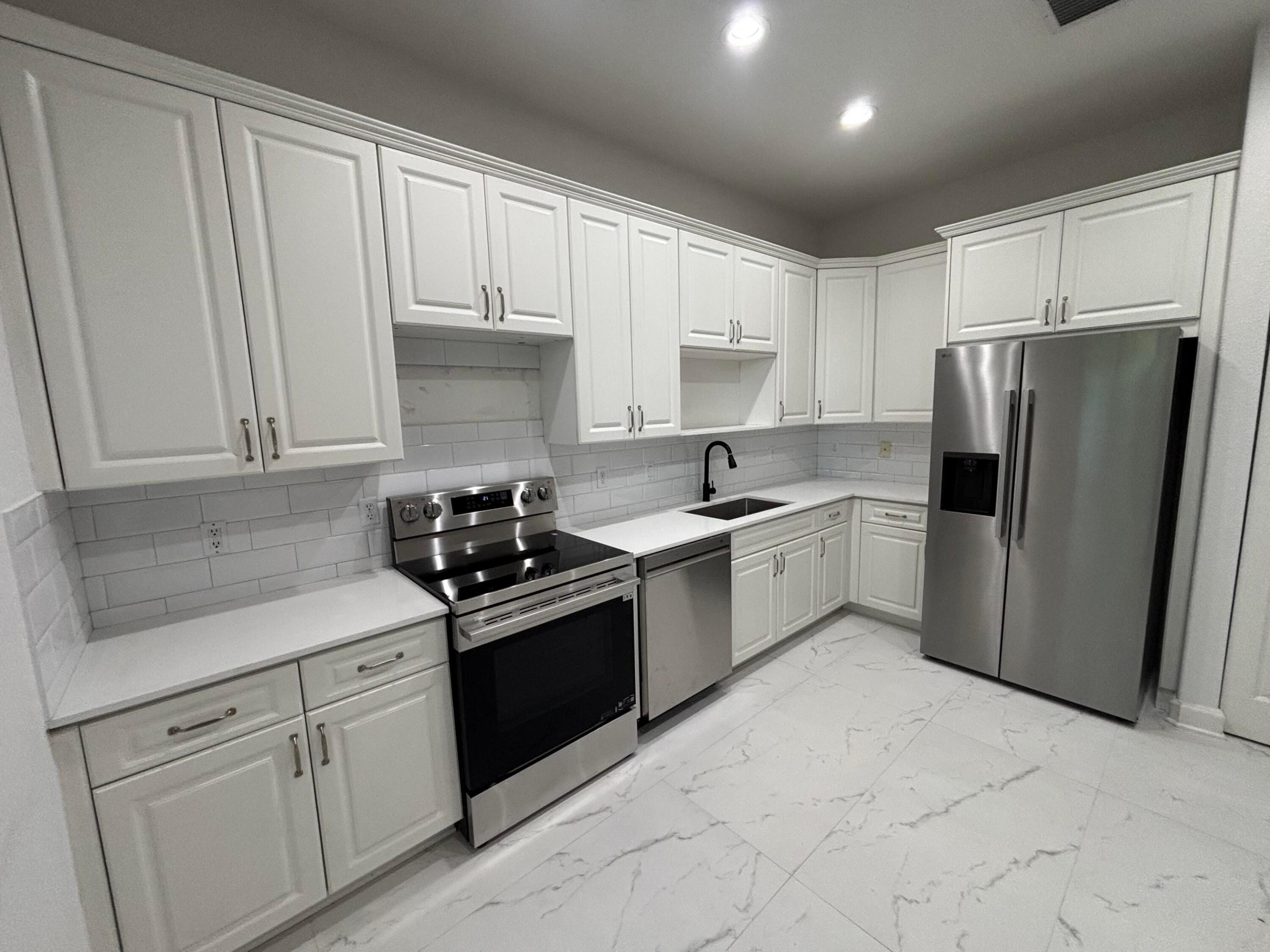 VENTURA GREENS AT EMERALD DUNES CONDO - Residential