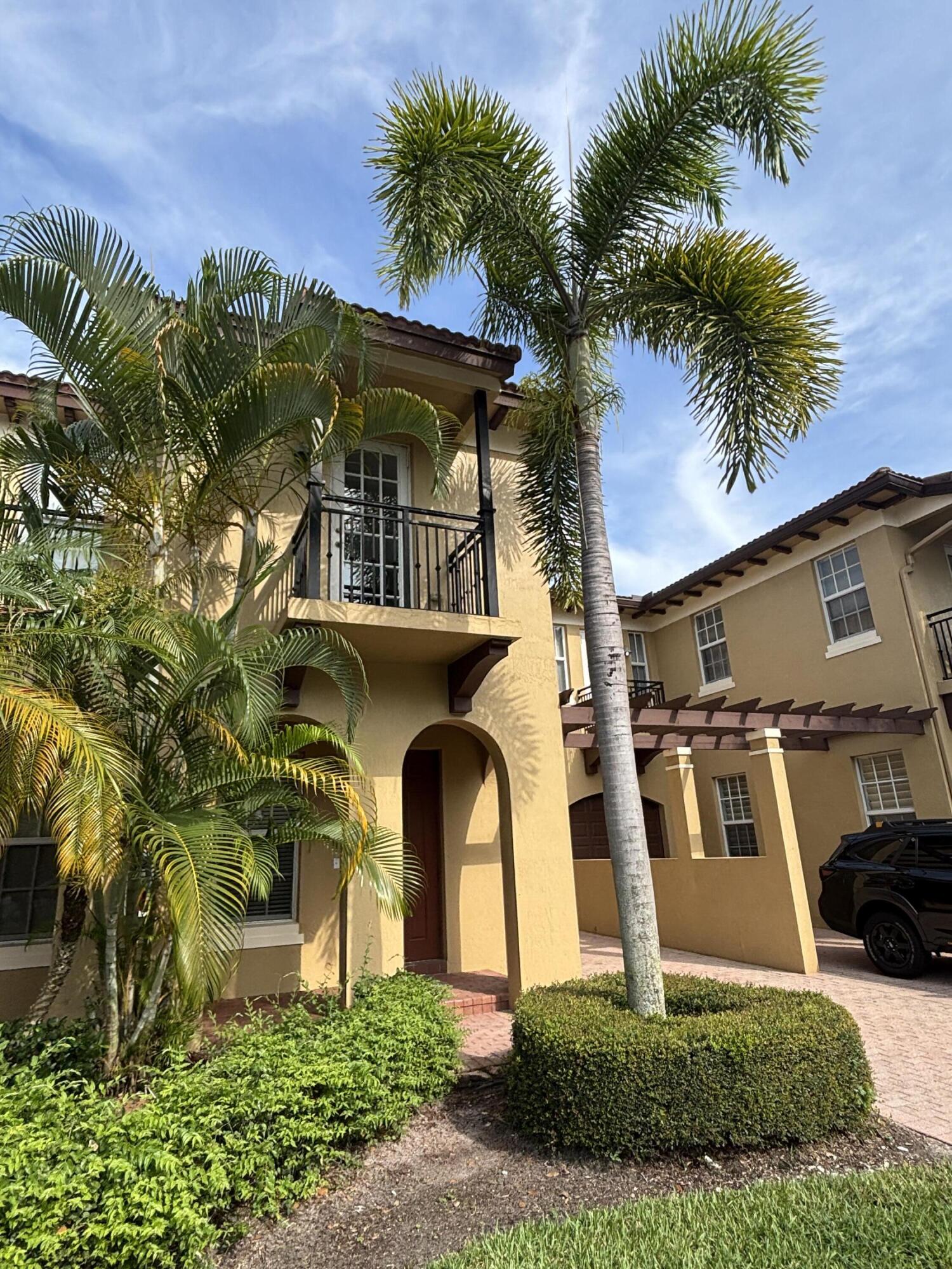 VENTURA GREENS AT EMERALD DUNES CONDO - Residential
