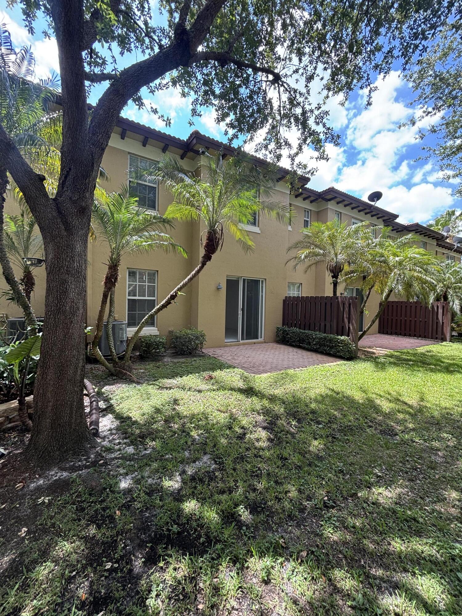 VENTURA GREENS AT EMERALD DUNES CONDO - Residential