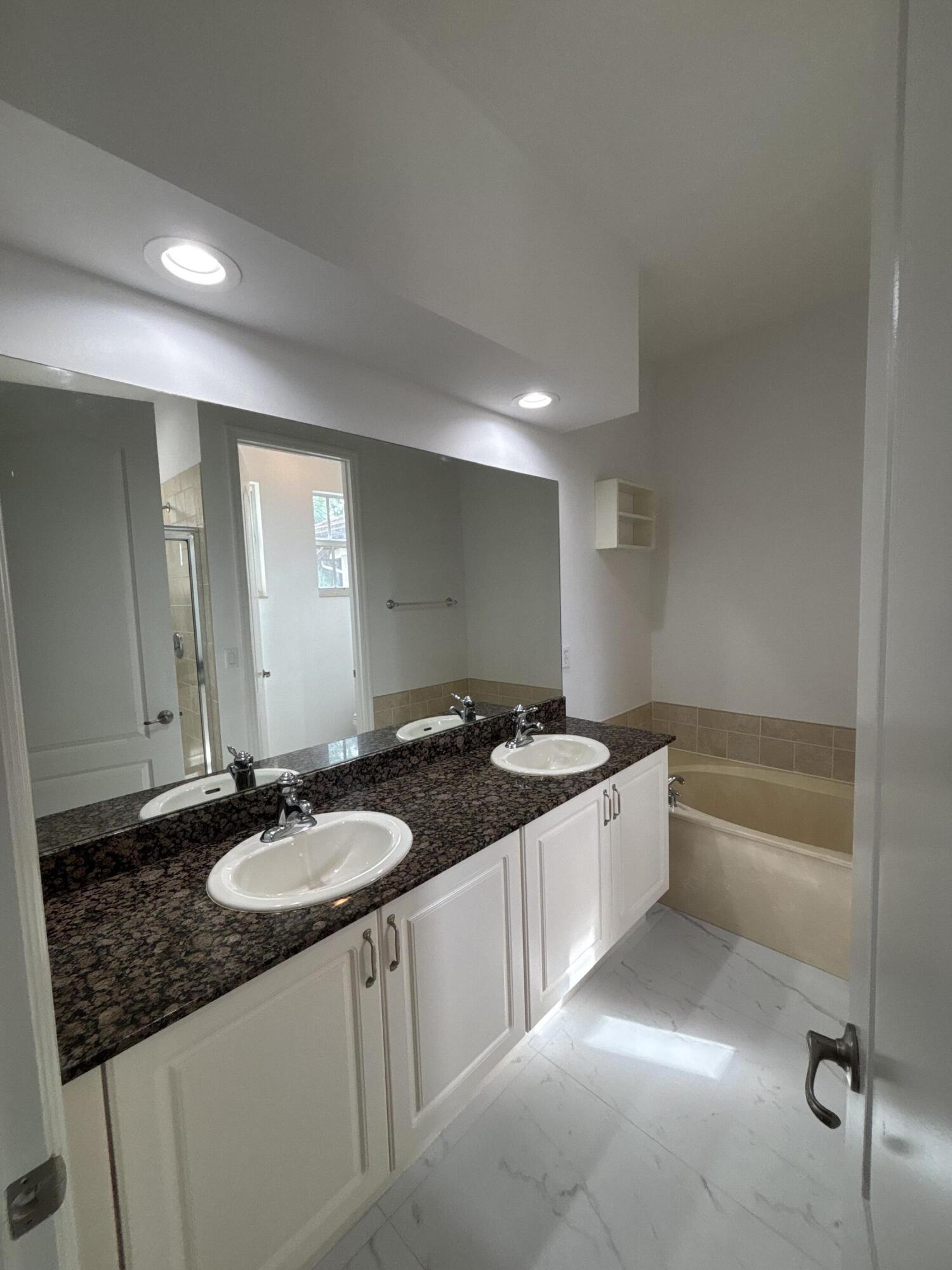 VENTURA GREENS AT EMERALD DUNES CONDO - Residential