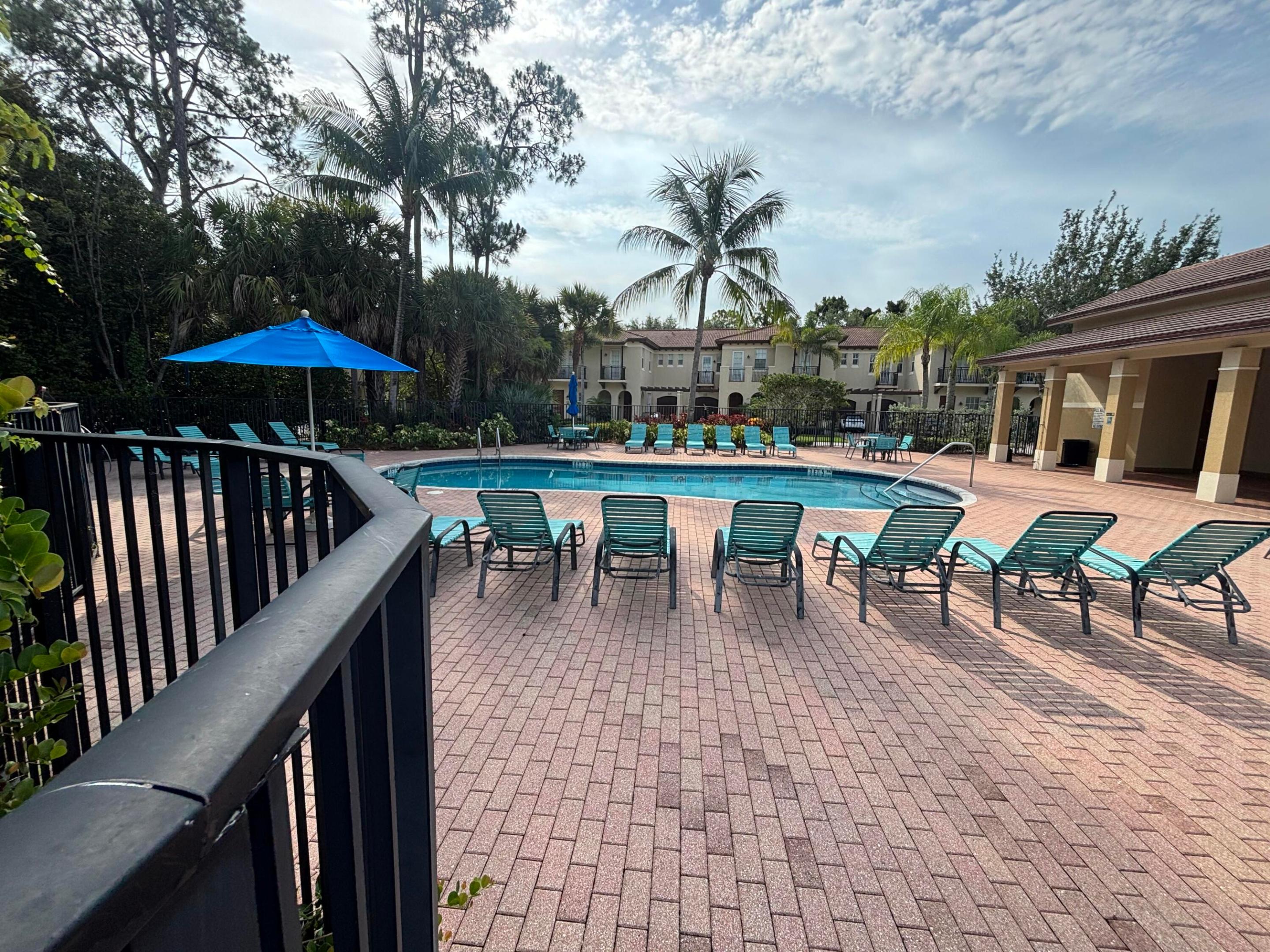 VENTURA GREENS AT EMERALD DUNES CONDO - Residential