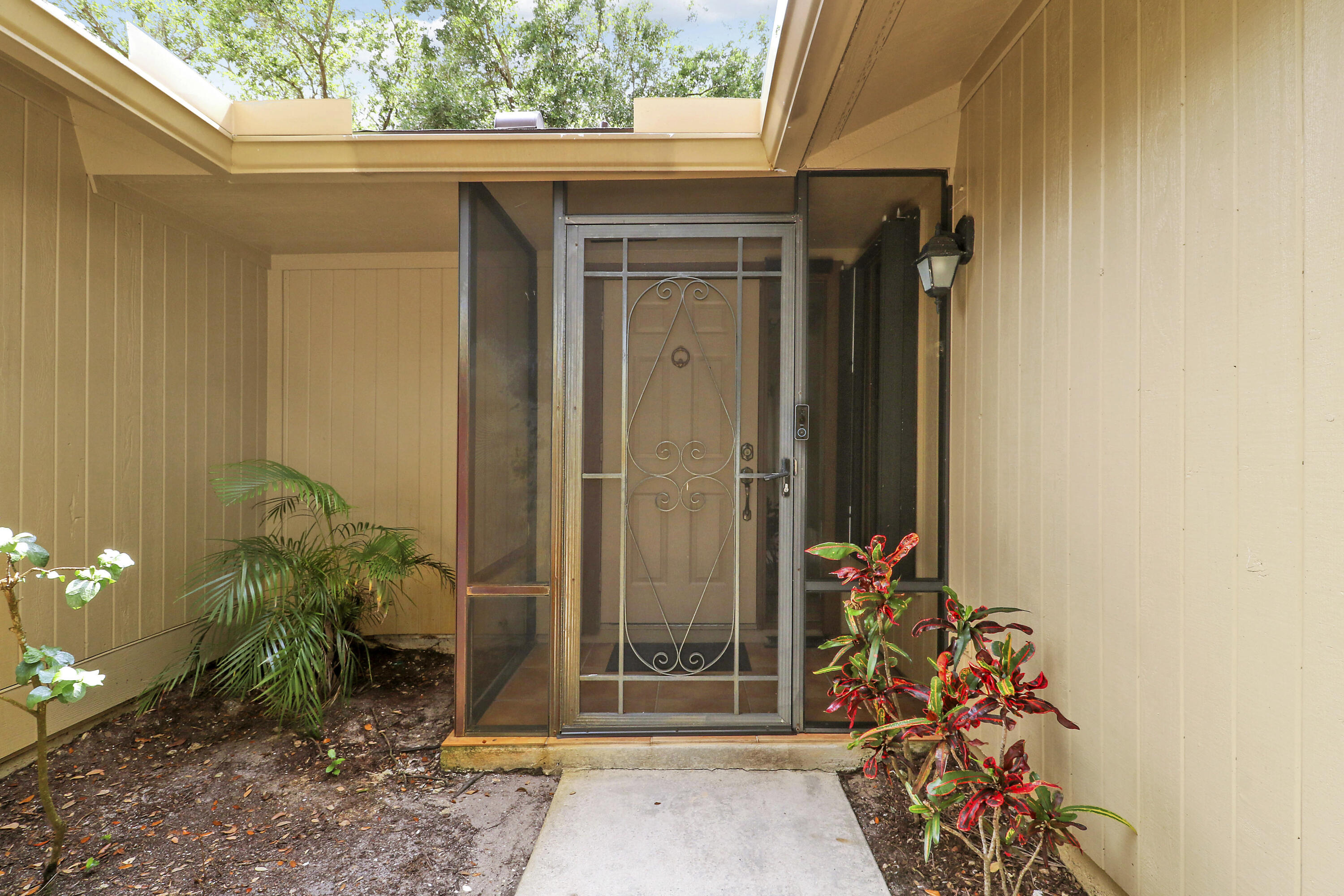 SCHOONER OAKS CONDO - Residential