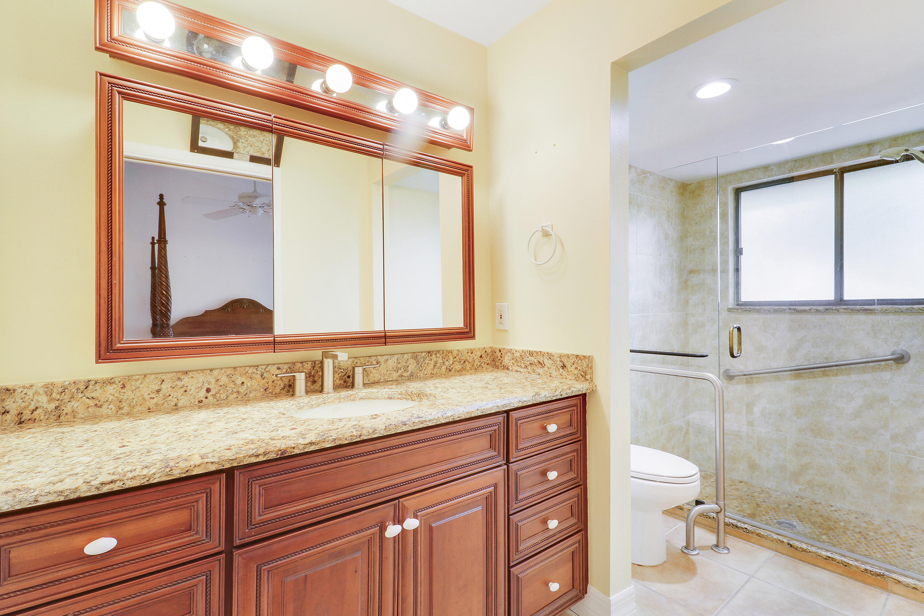 SCHOONER OAKS CONDO - Residential