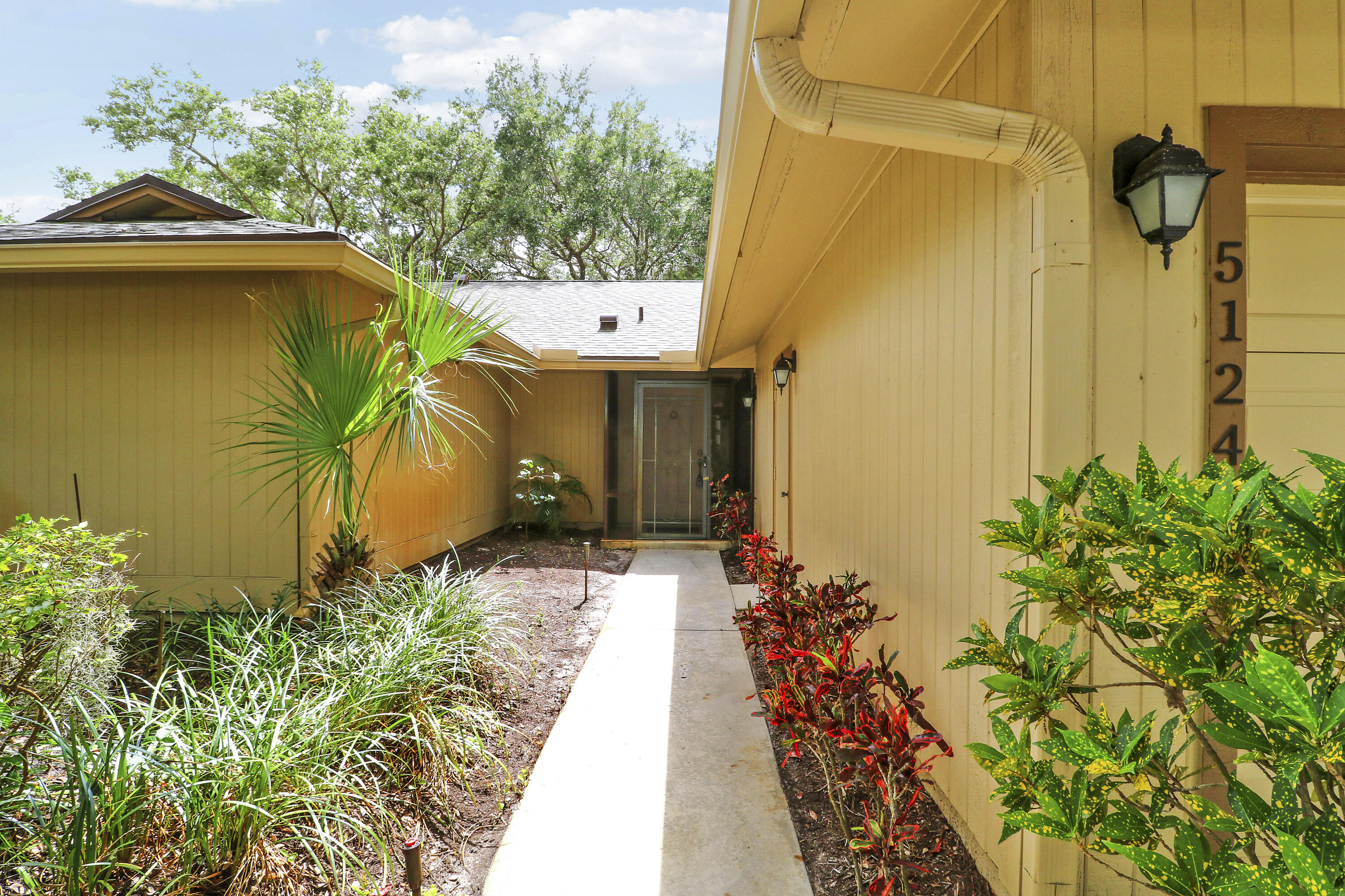 SCHOONER OAKS CONDO - Residential