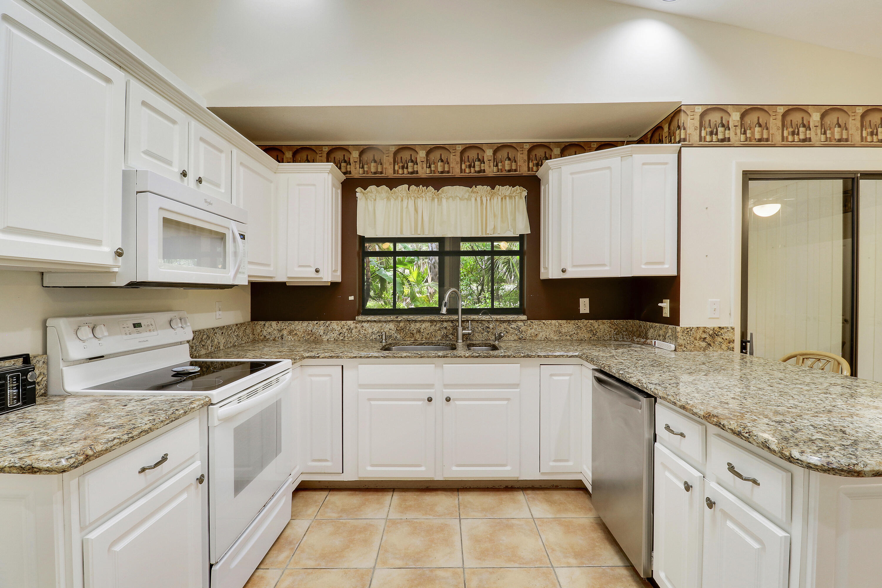 SCHOONER OAKS CONDO - Residential