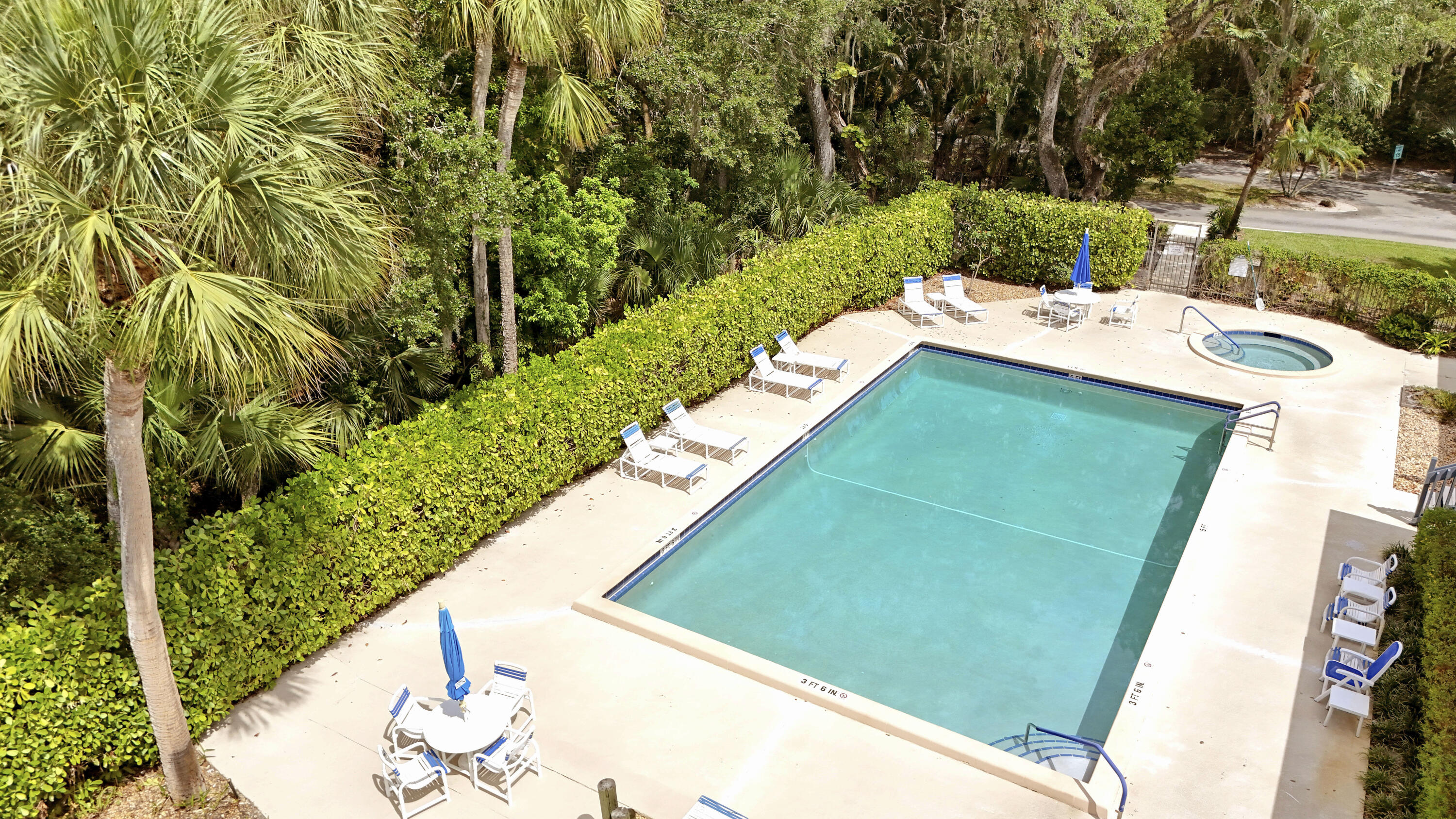 SCHOONER OAKS CONDO - Residential