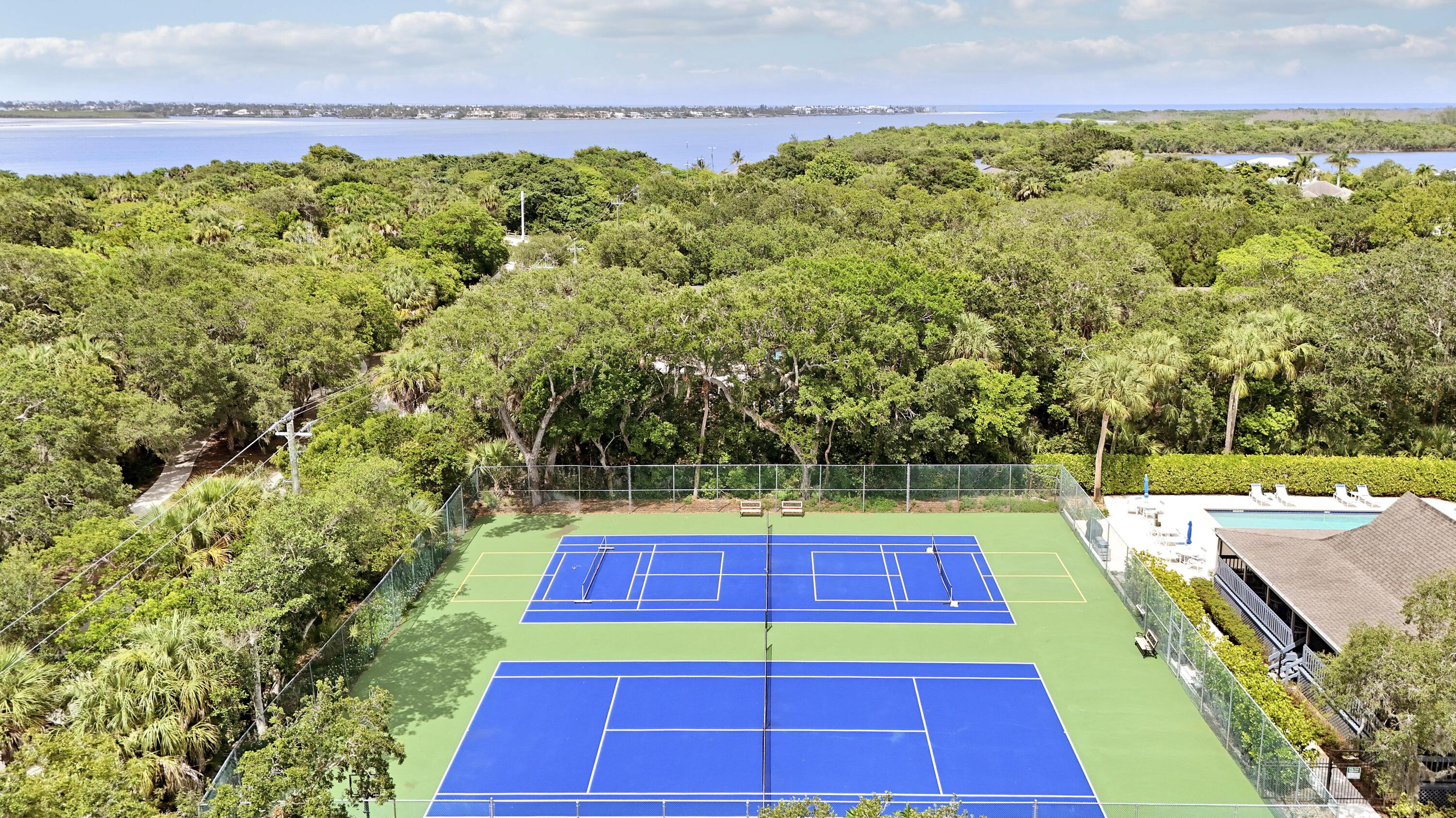 SCHOONER OAKS CONDO - Residential