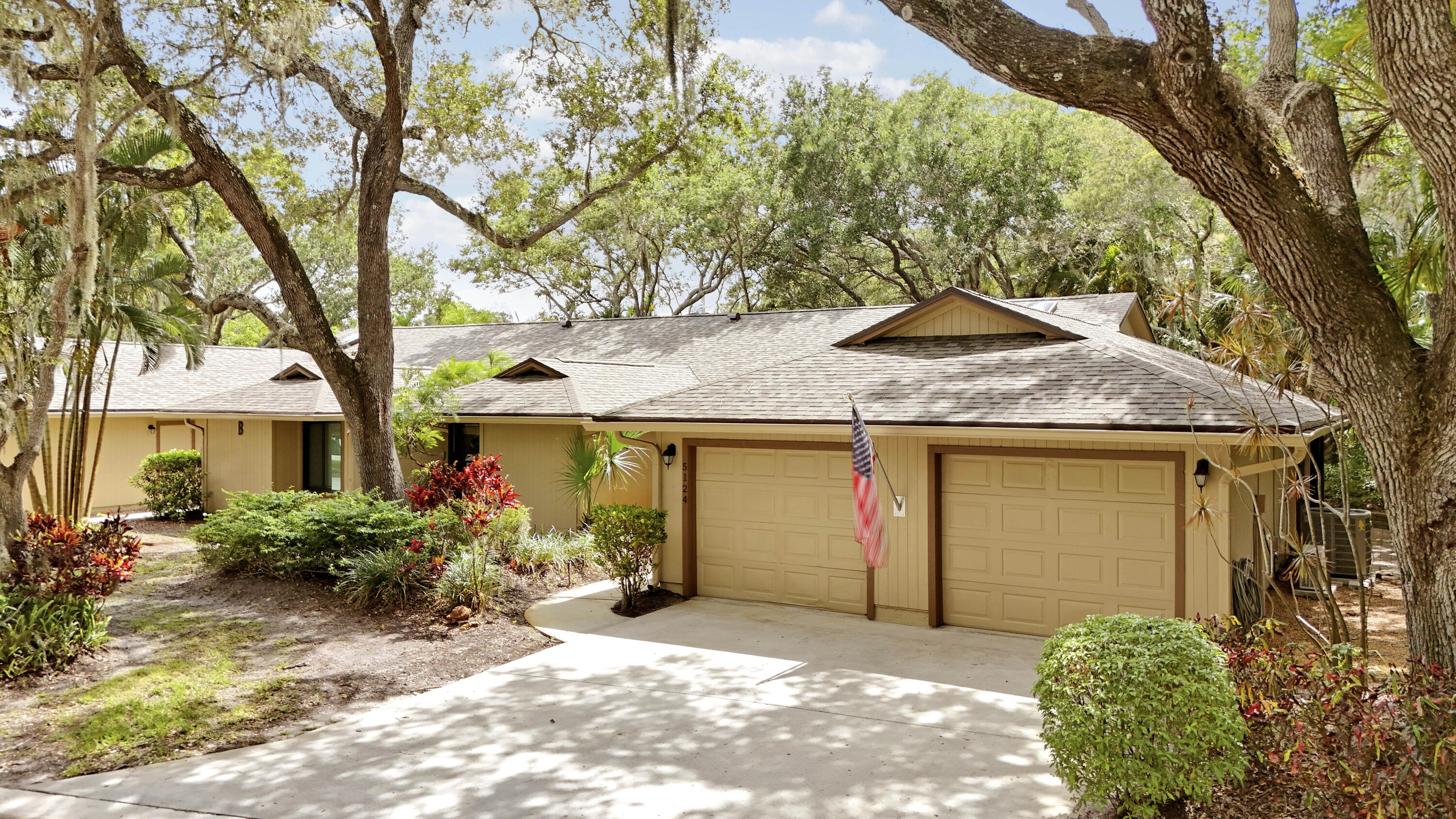 SCHOONER OAKS CONDO - Residential
