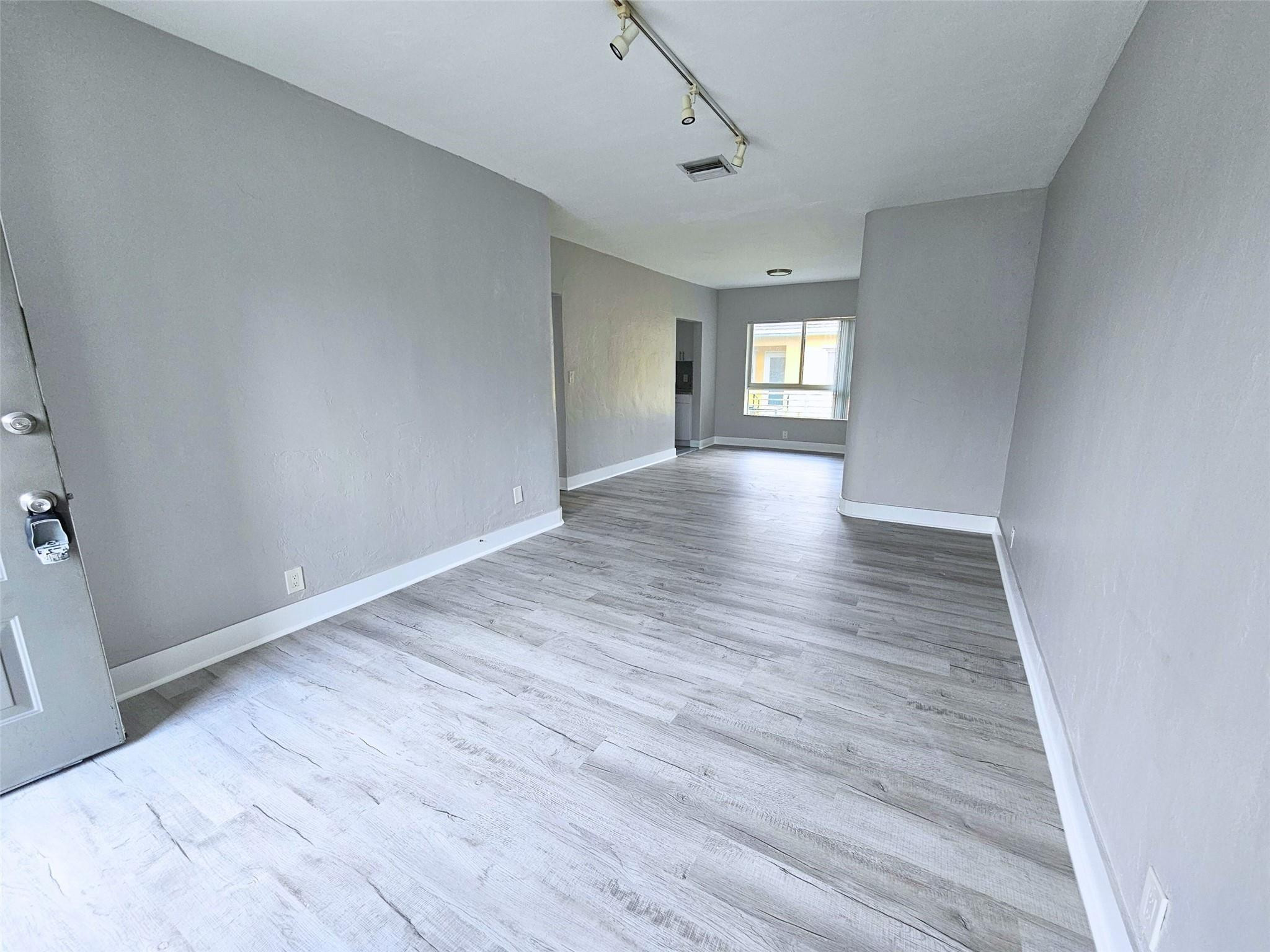 VICTORIA BREEZES CONDO - Residential Lease