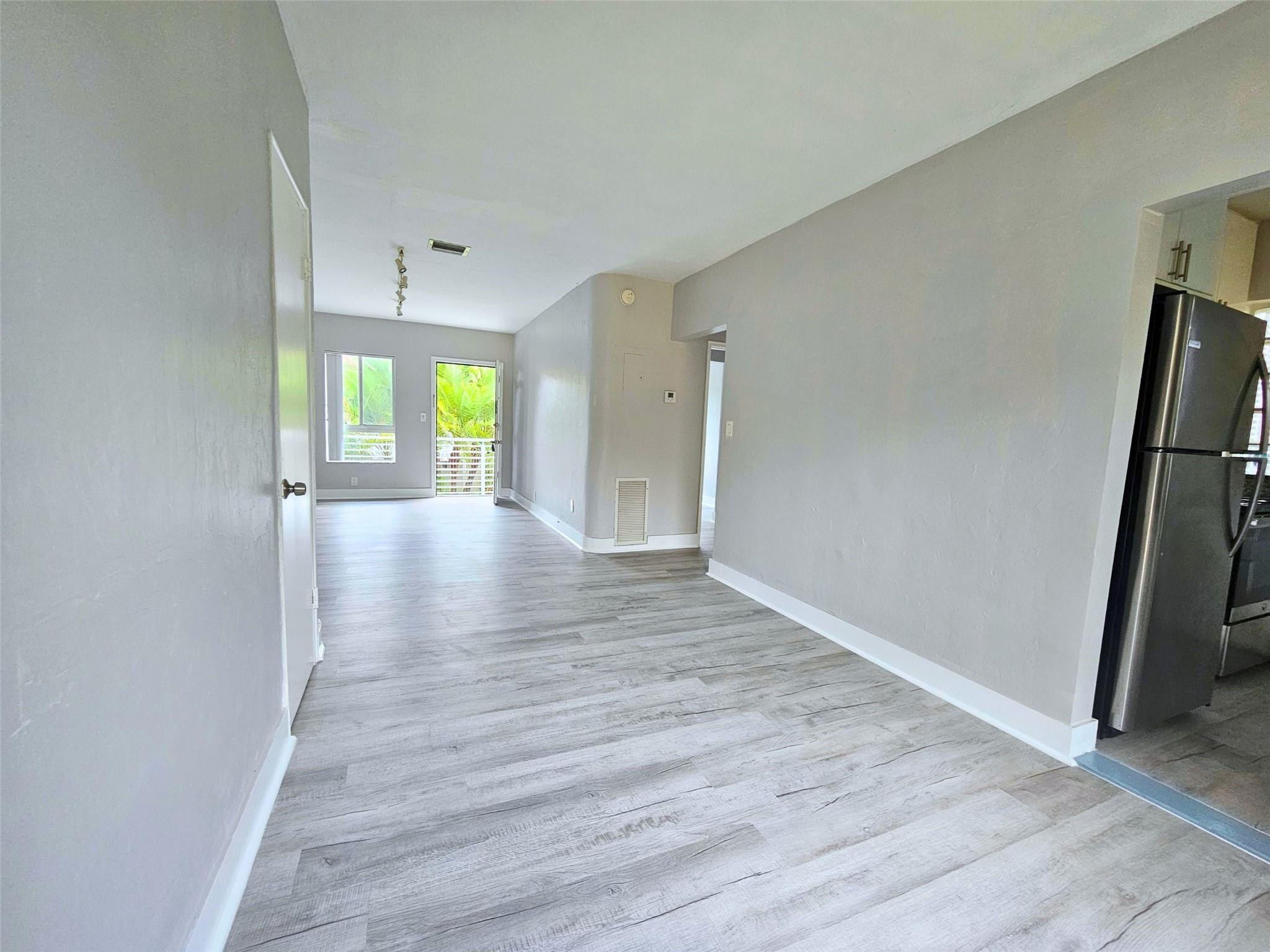 VICTORIA BREEZES CONDO - Residential Lease