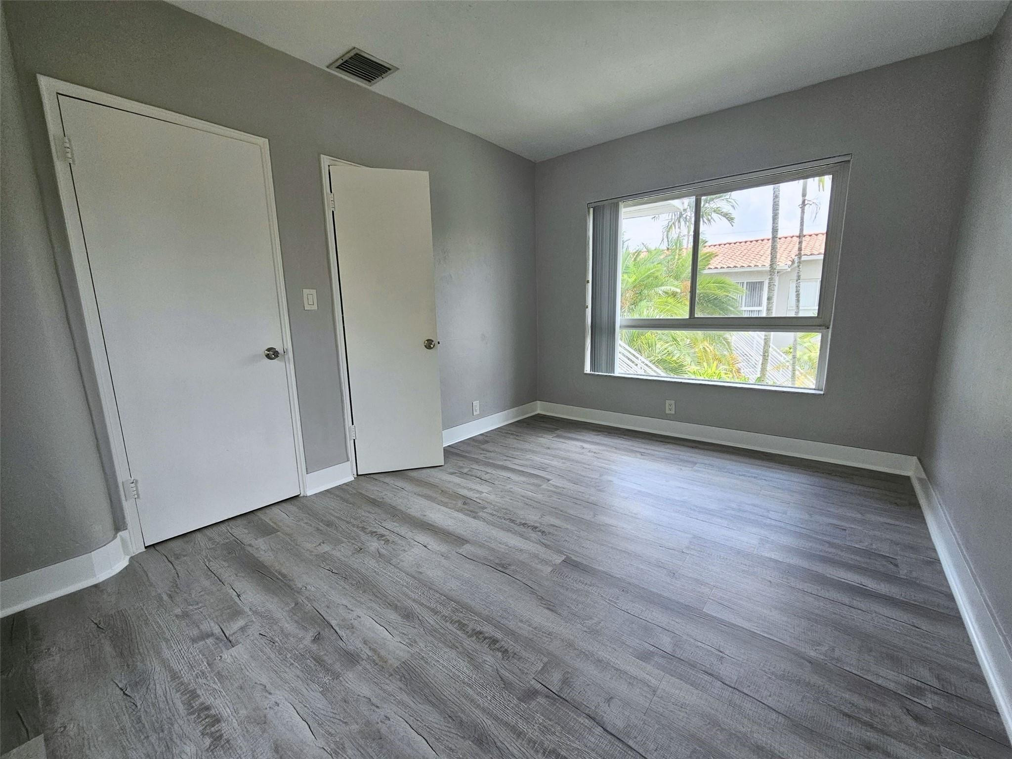 VICTORIA BREEZES CONDO - Residential Lease