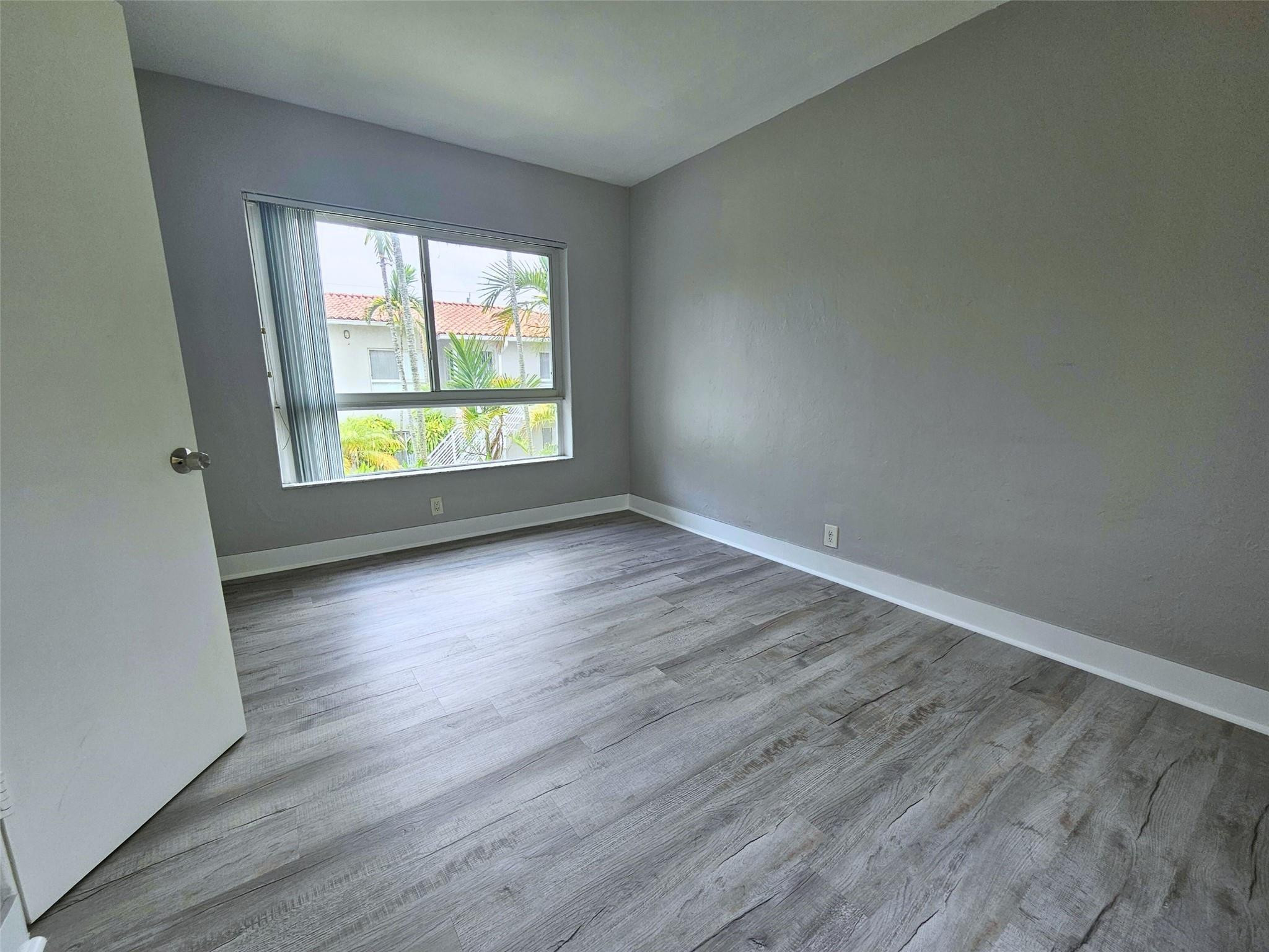VICTORIA BREEZES CONDO - Residential Lease