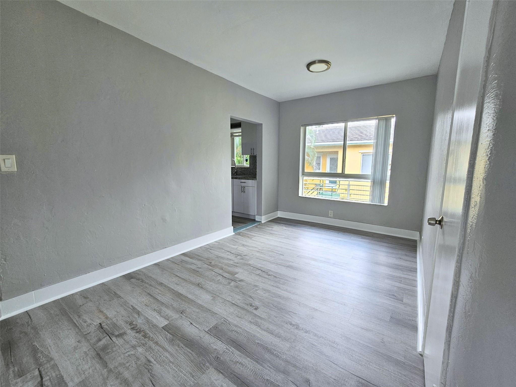 VICTORIA BREEZES CONDO - Residential Lease