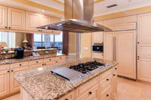 ONE WATERMARK PLACE OF THE PALM BEACHES - Residential