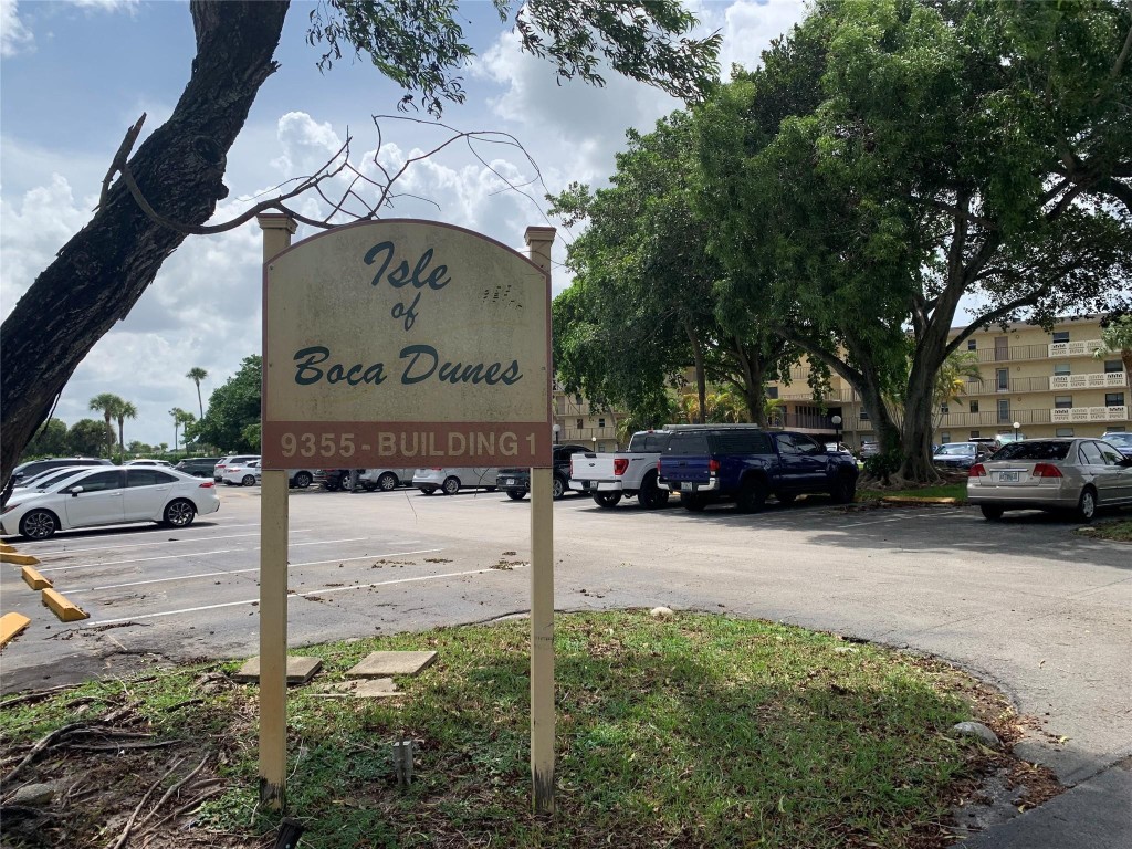 Investor friendly building!!! Tenant already in place for any any qualified investors looking for a good opportunity! Only 10 day approval process for sale and rent!!!Very nice 11/2condo in the Isles of Boca Dunes. Great location and easy access to shopping, schools, restaurants and the beach. Freshly painted throughout. New AC, hot water heater and dishwasher. Private enclosed patio. No age restrictions, all ages welcome. Very good A+ schools. Storage cage included. Beautiful fenced in pool area. Well maintained building. Must see and easy access! Great opportunity for the student or the young at heart!HOA fee includes cable, water, internet, roof, strong reserves....   Investor friendly, may lease immediately.Wonderful approved tenant in place! Great investor opportunity!